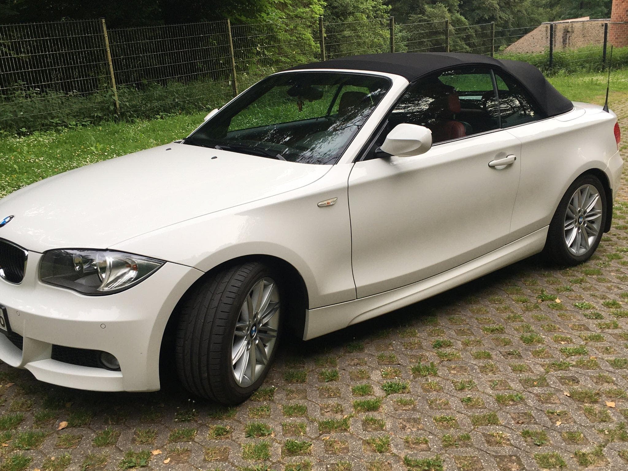 BMW 120 120D cabrio Pack M (2011) - Photo 2