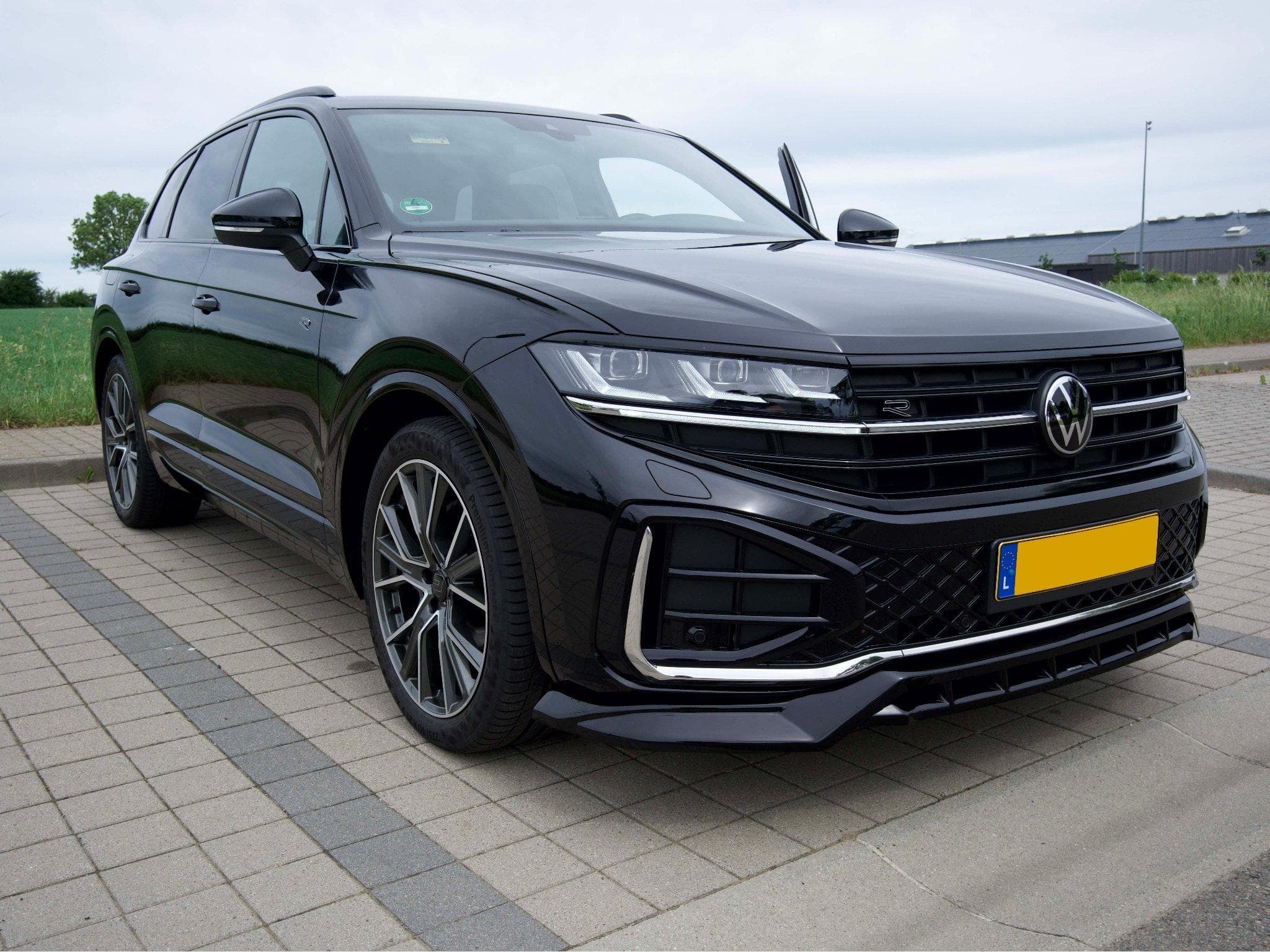 VW Touareg R-Line, Garantie 120'000 KM ou 04/2029 (2025) - Photo 2