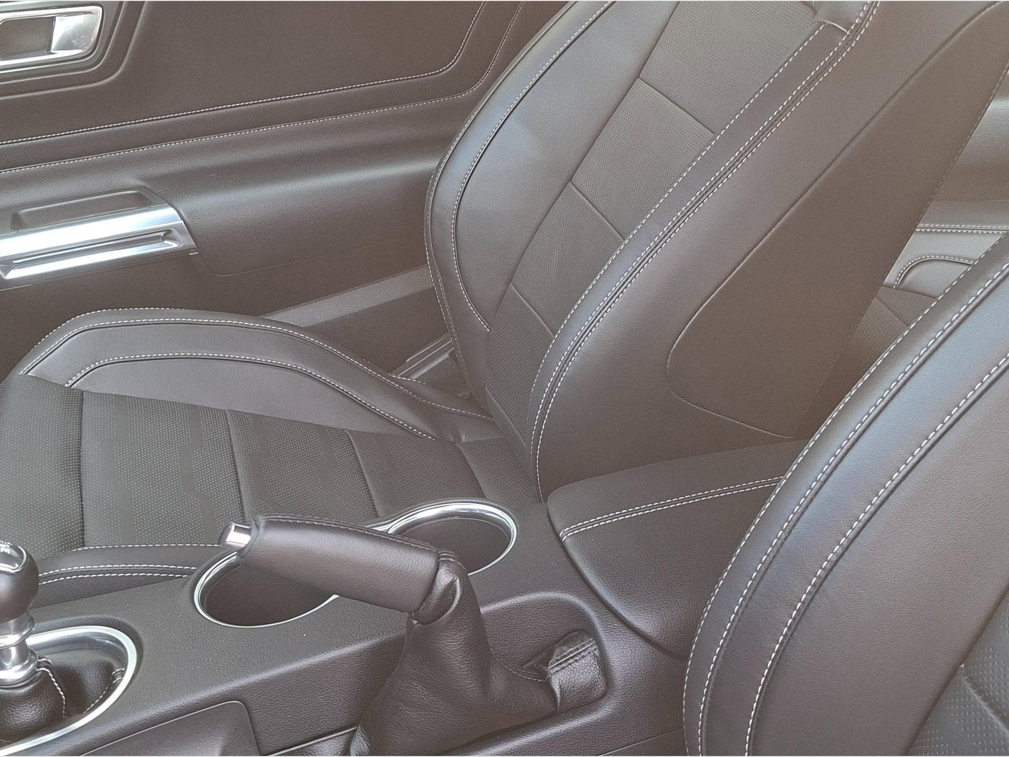 Ford Mustang V8 (2021) - Photo 5