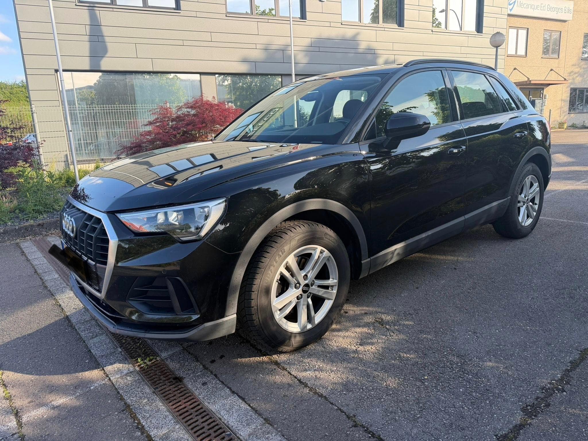 Audi Q3 35 Tdi 150ch  Stronic Business Édition (2021) - Photo 2