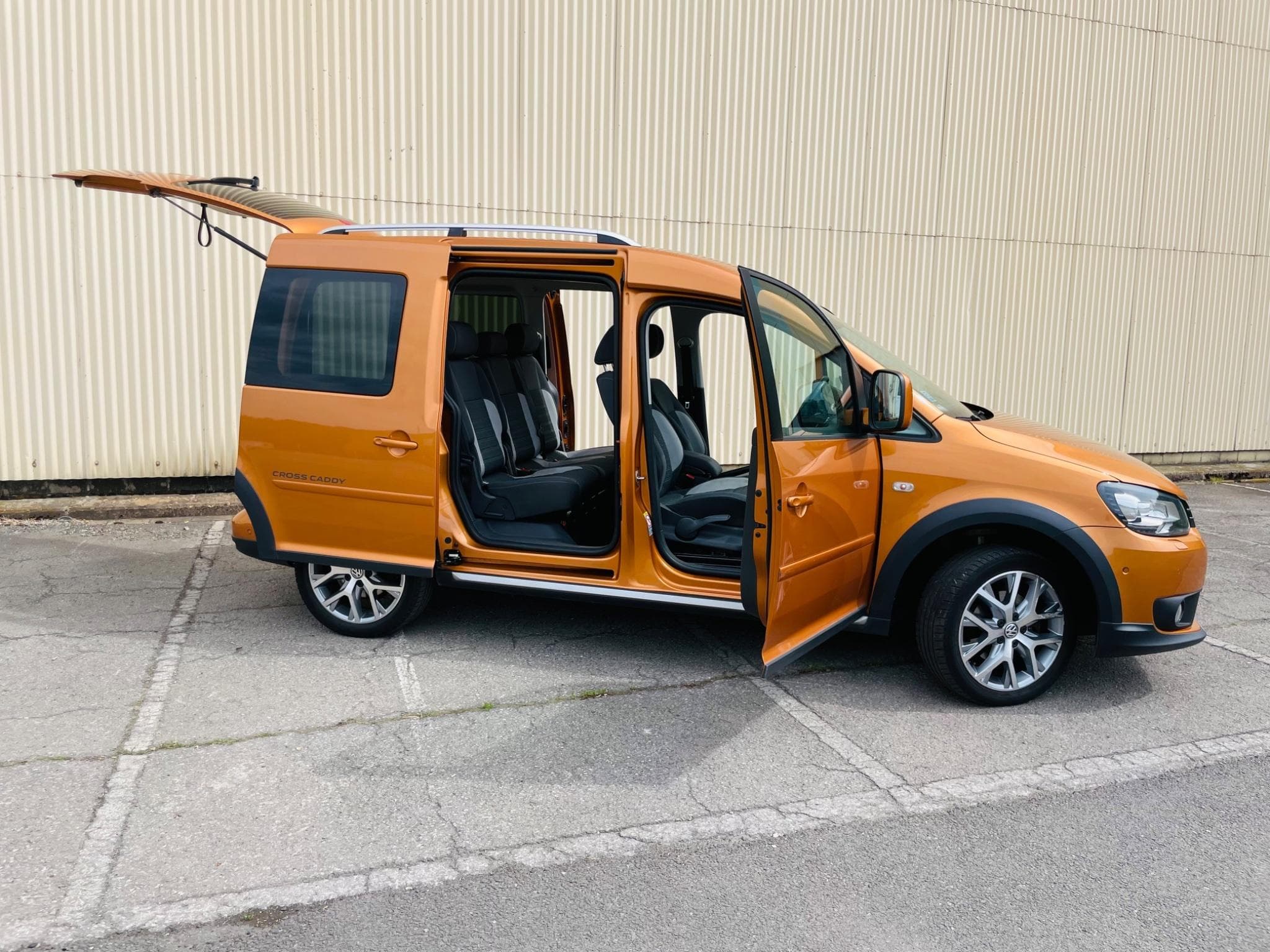 VW Caddy Cross DSG 7 seats (2013) - Photo 4