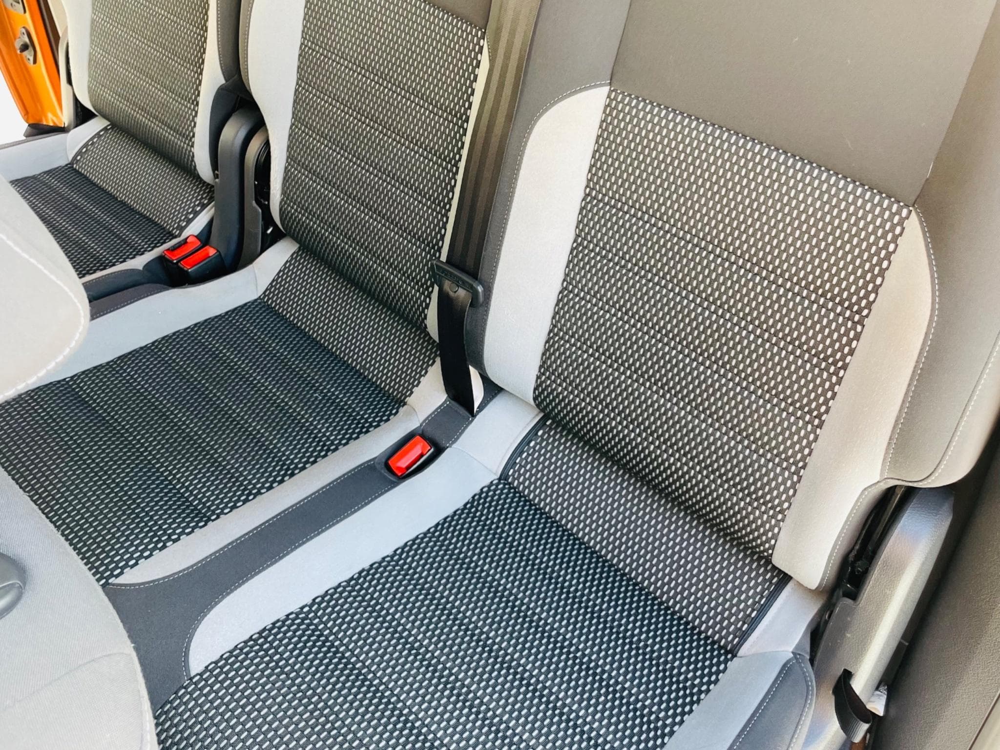 VW Caddy Cross DSG 7 seats (2013) - Photo 6