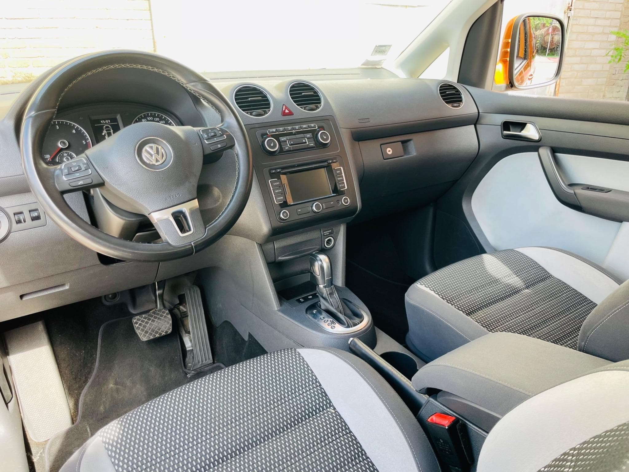 VW Caddy Cross DSG 7 seats (2013) - Photo 11