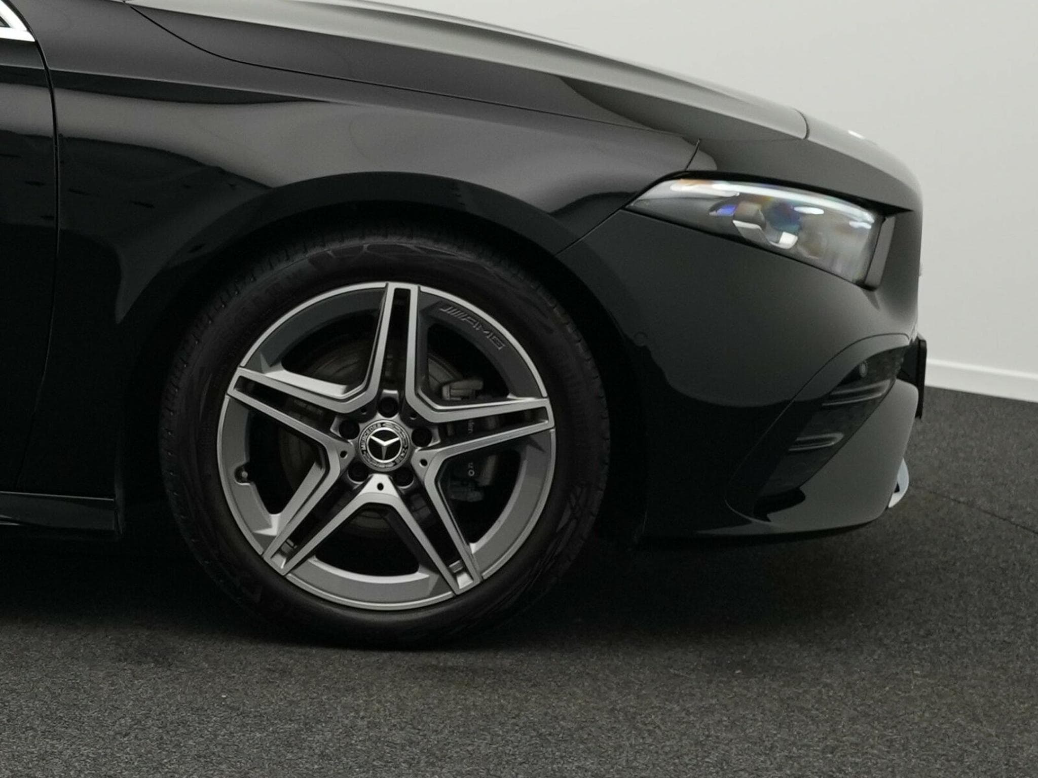 Mercedes A 200 d AMG-Line Multi+Kamera+Ambi (2024) - Photo 6