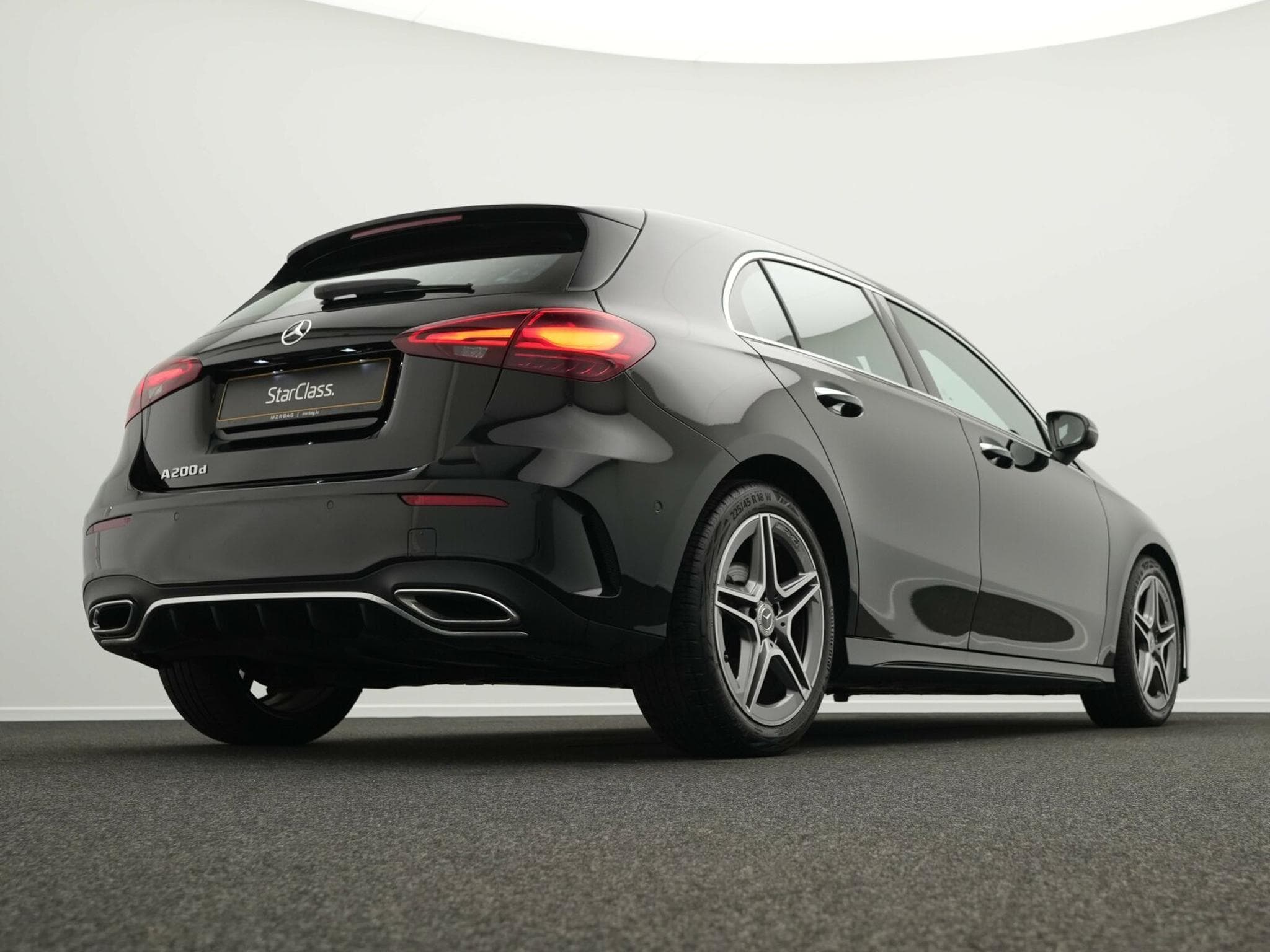 Mercedes A 200 d AMG-Line Multi+Kamera+Ambi (2024) - Photo 9