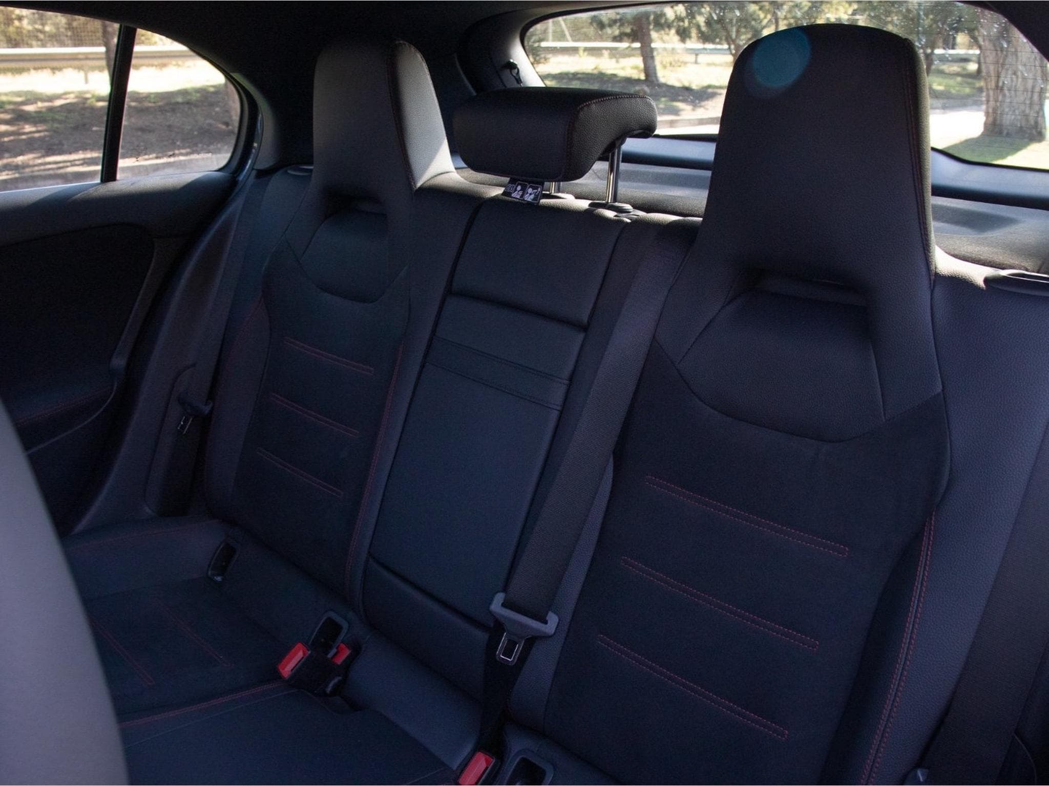 Mercedes A 250 A250e PHEV AMG Line 8G-DCT (2020) - Photo 6