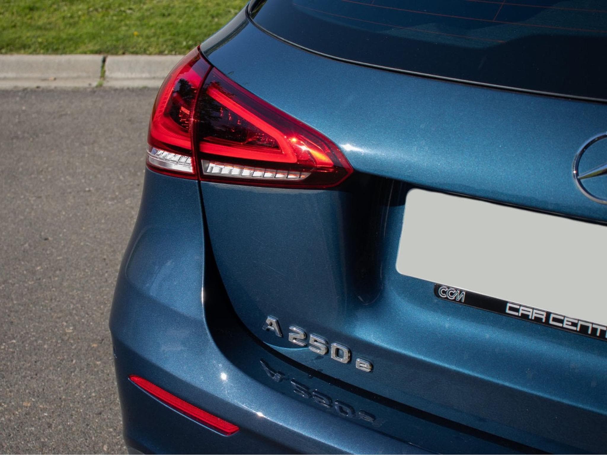 Mercedes A 250 A250e PHEV AMG Line 8G-DCT (2020) - Photo 9