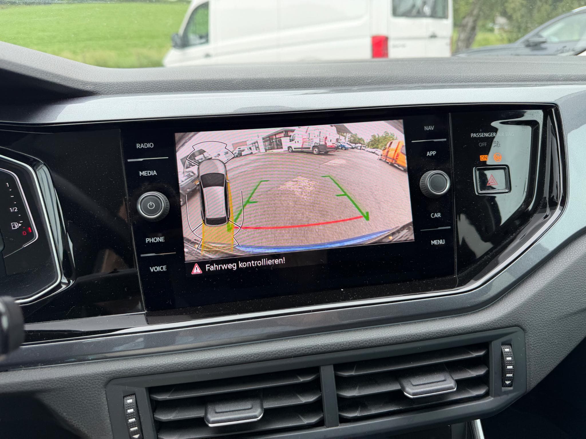 VW Taigo Style 1.0 TSI 81 kW BM6 (2022) - Photo 8