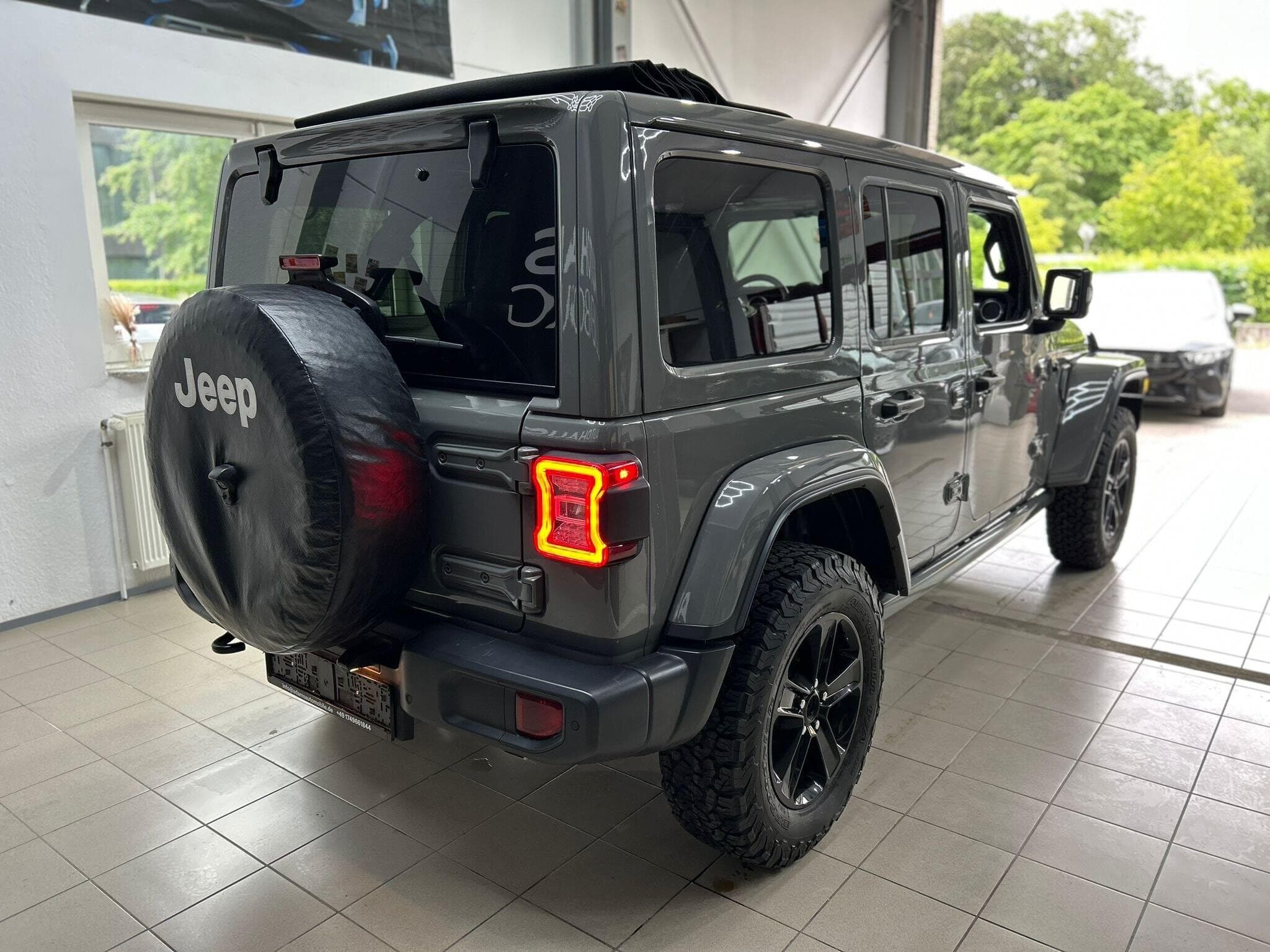 Jeep Wrangler 2 L TURBO RUBICON 270 Ps (2021) - Photo 2