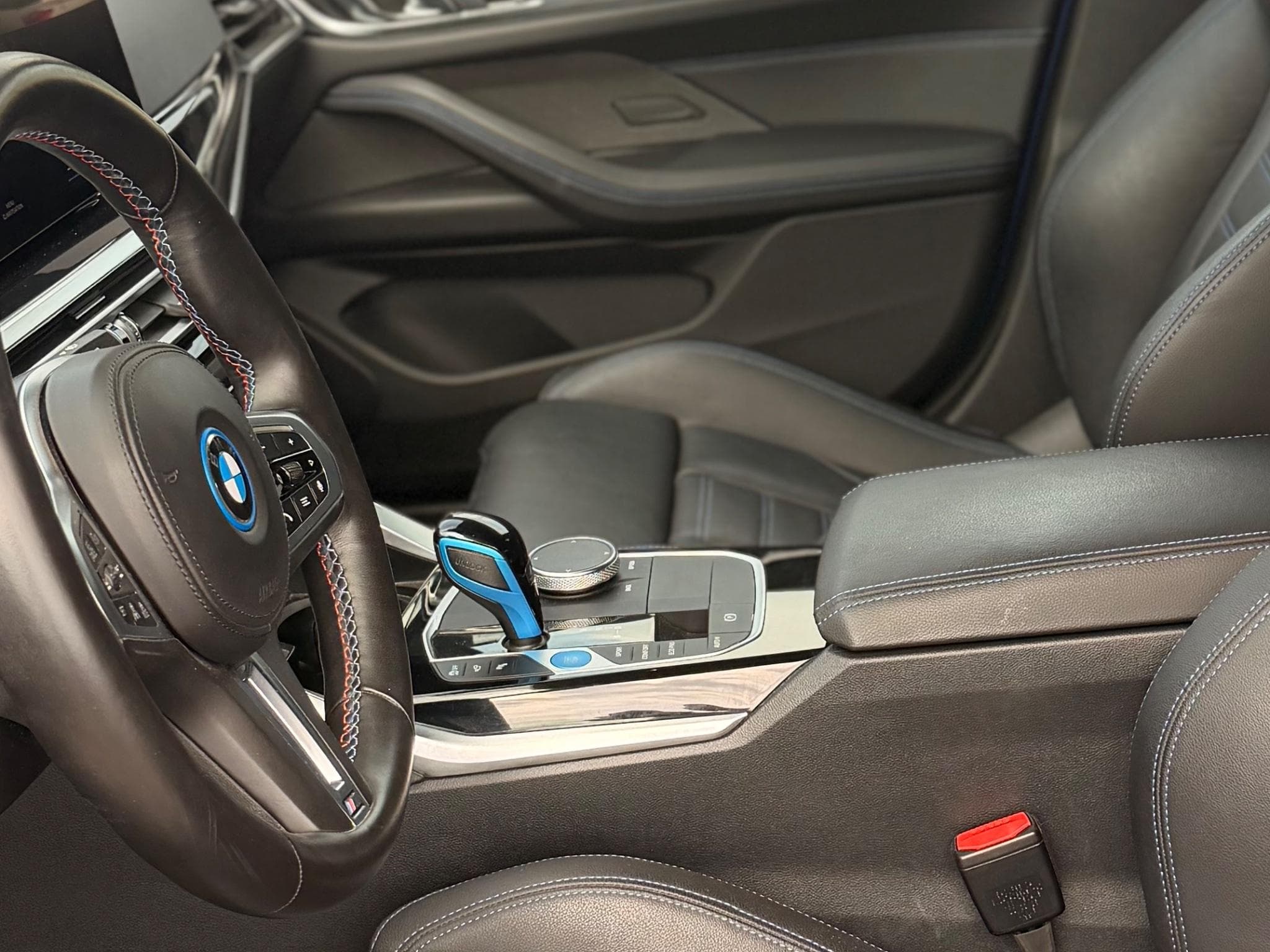 BMW i4 M50 (2022) - Photo 5