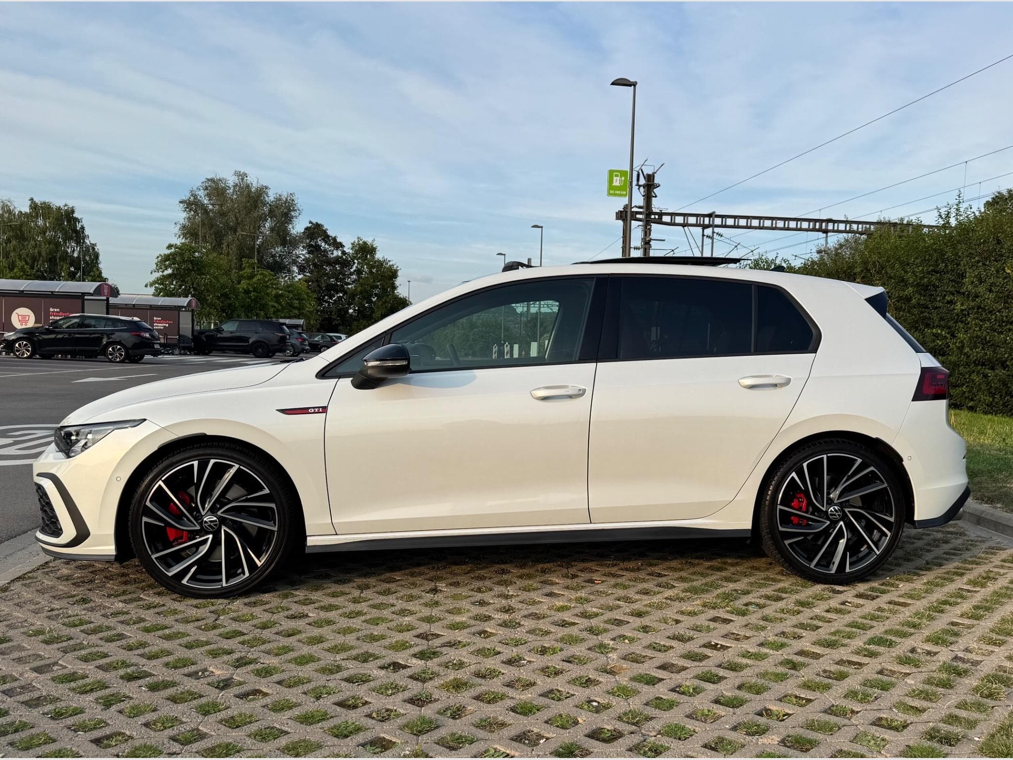 VW GTI GTI DSG 245 ch (2021) - Photo 2