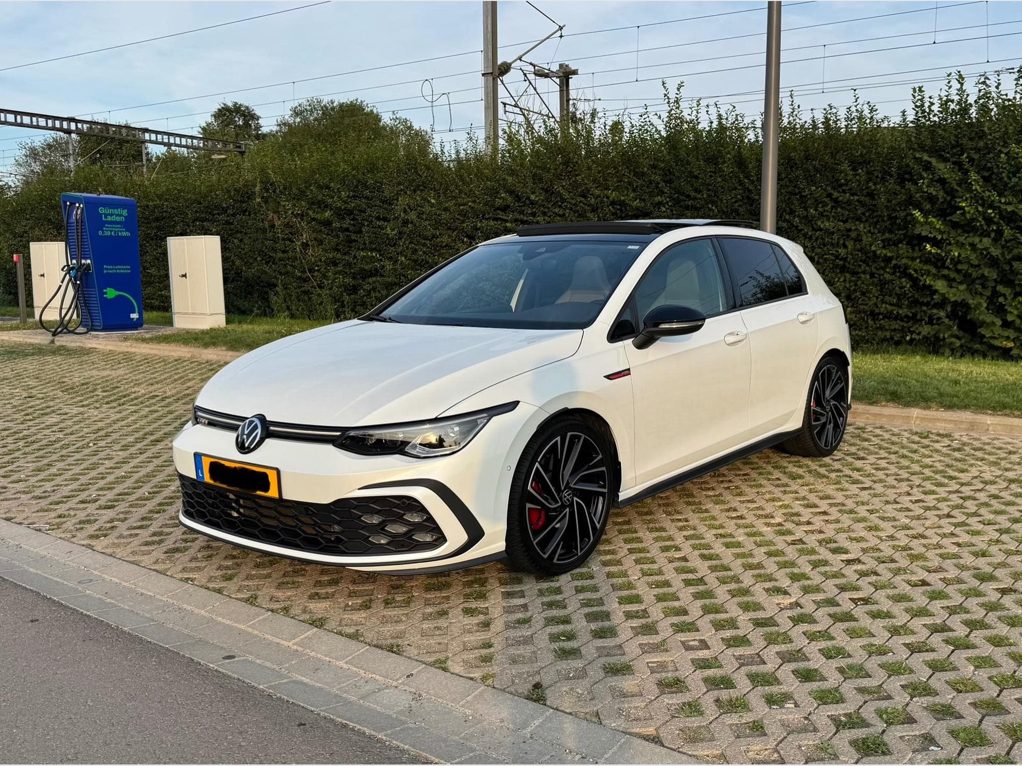VW GTI GTI DSG 245 ch (2021) - Photo 5