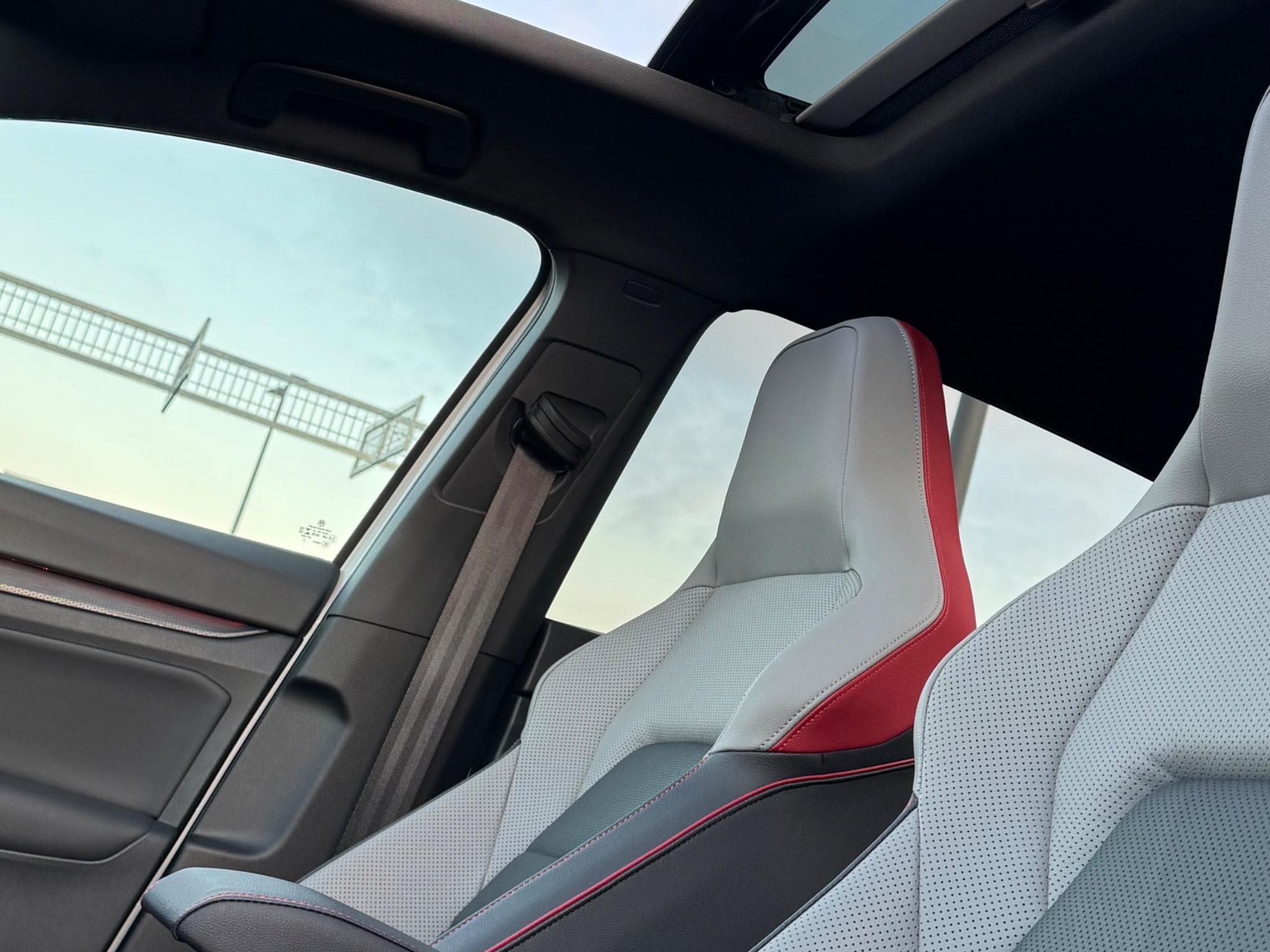 VW GTI GTI DSG 245 ch (2021) - Photo 11