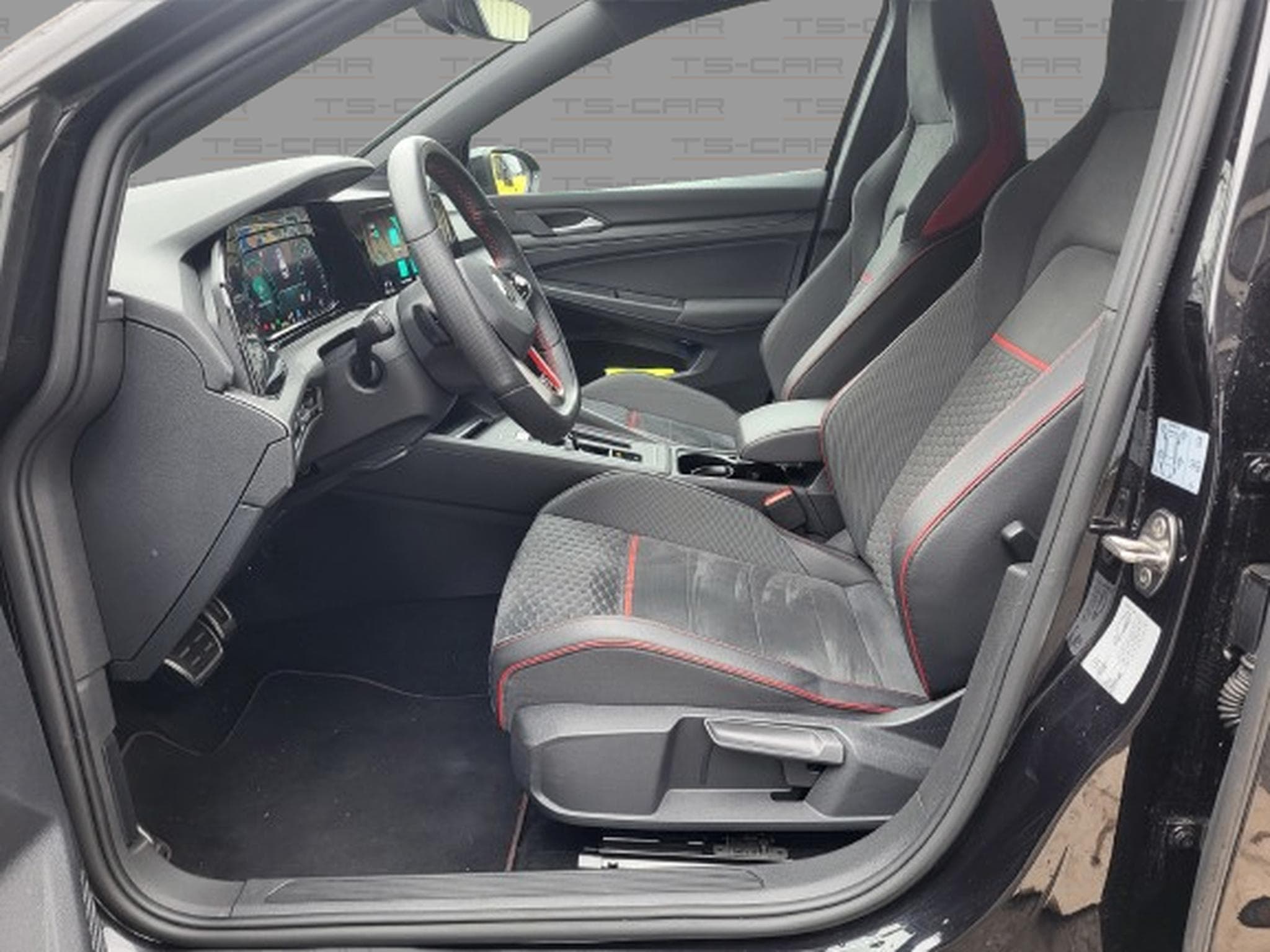 VW Golf VIII GTI Clubsport 2.0 TSI 300CV DSG7 (2021) - Photo 9