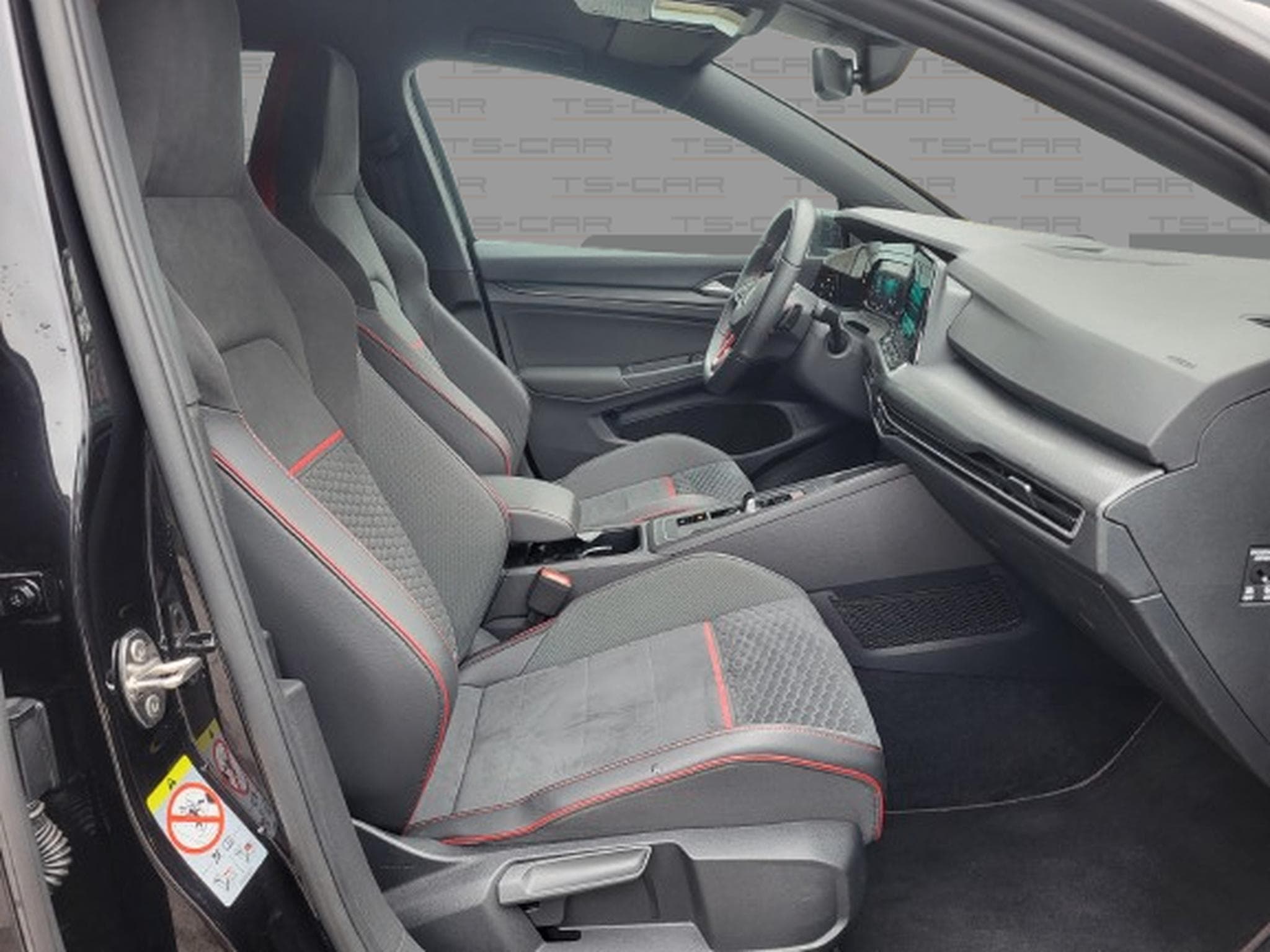 VW Golf VIII GTI Clubsport 2.0 TSI 300CV DSG7 (2021) - Photo 12