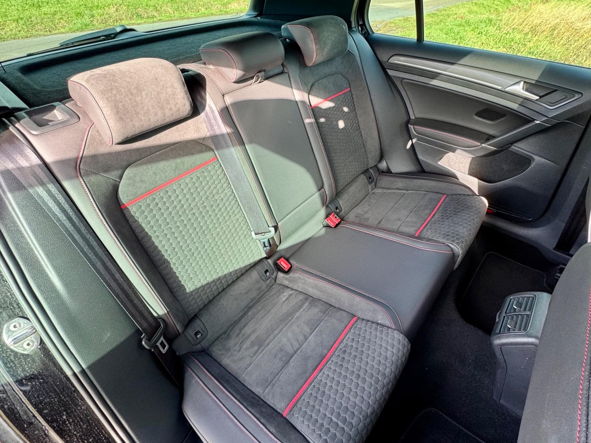 VW Golf VII GTI Performance (2019) - Photo 4