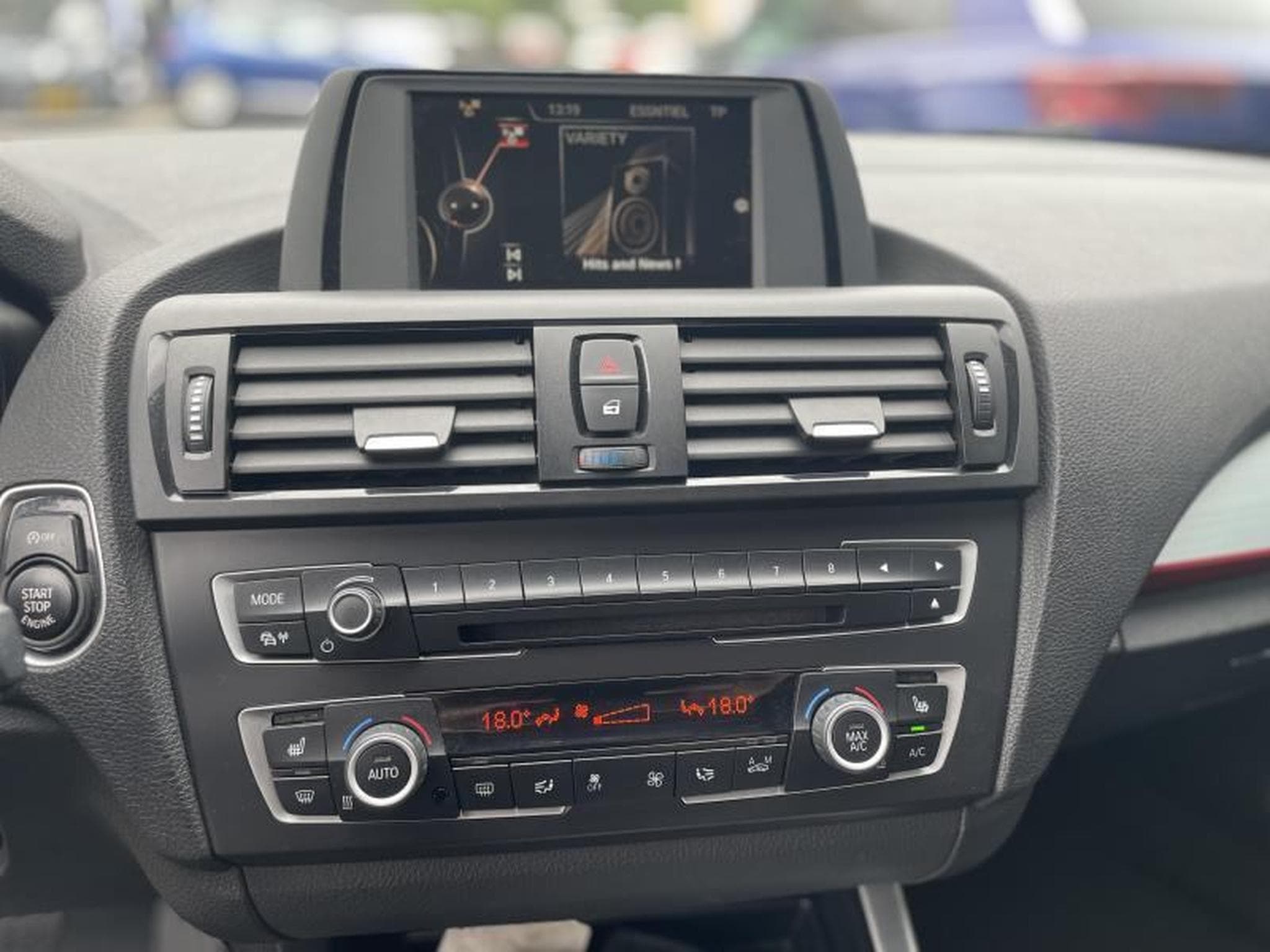 BMW 118 i Steptronic Sport-line (2014) - Photo 11