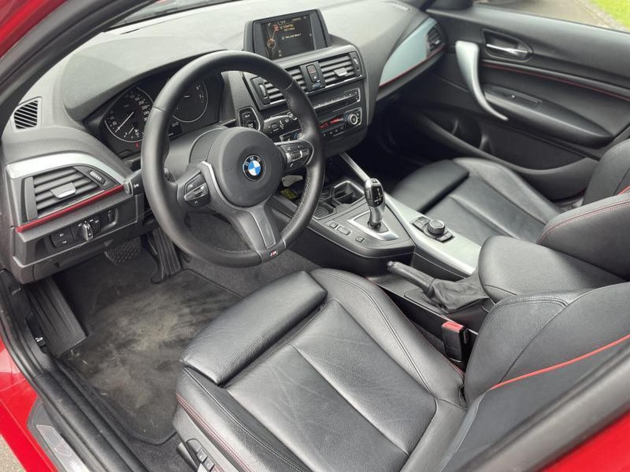 BMW 118 i Steptronic Sport-line (2014) - Photo 6