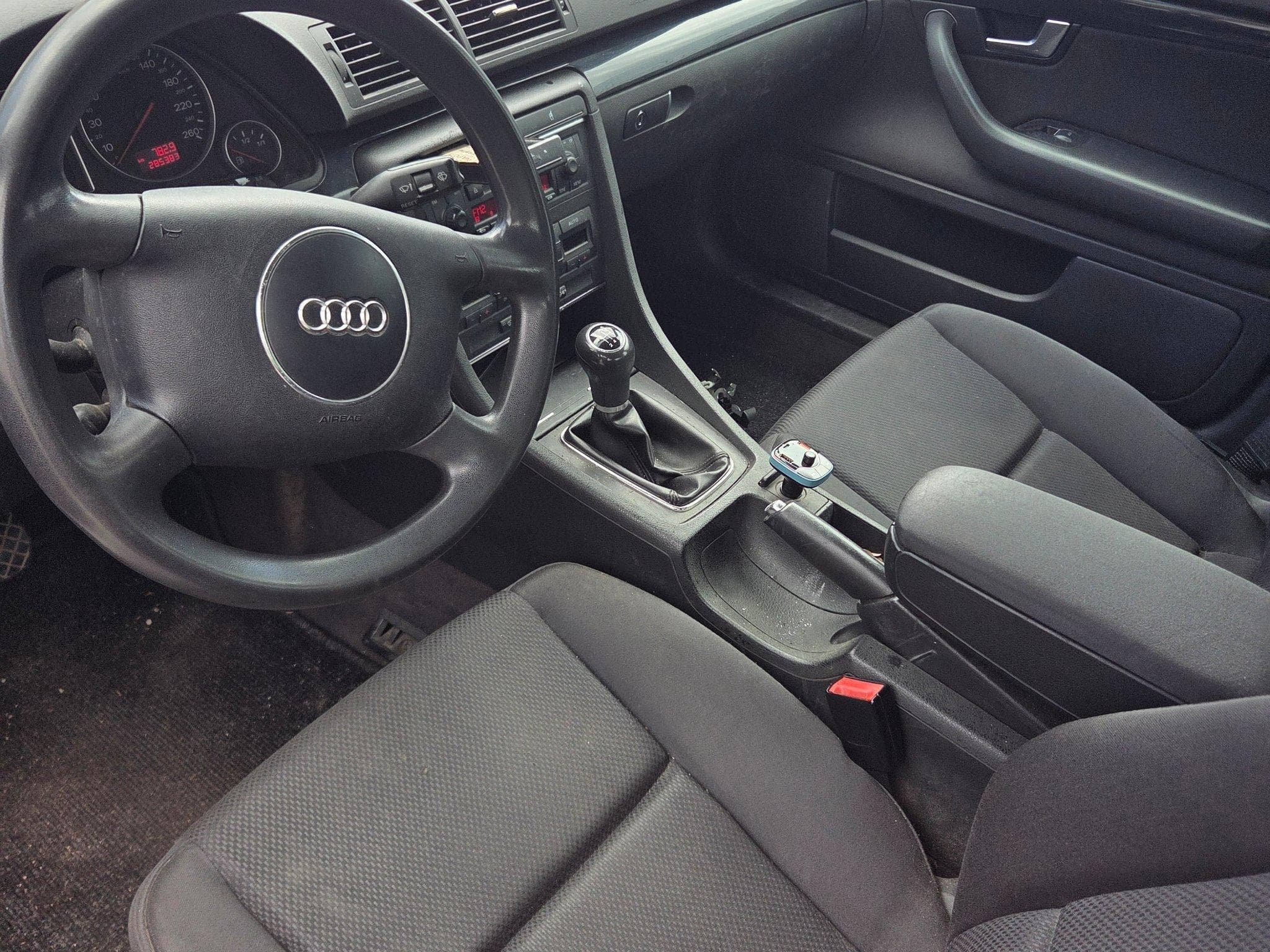 Audi A4 1.9 tdi (2001) - Photo 2