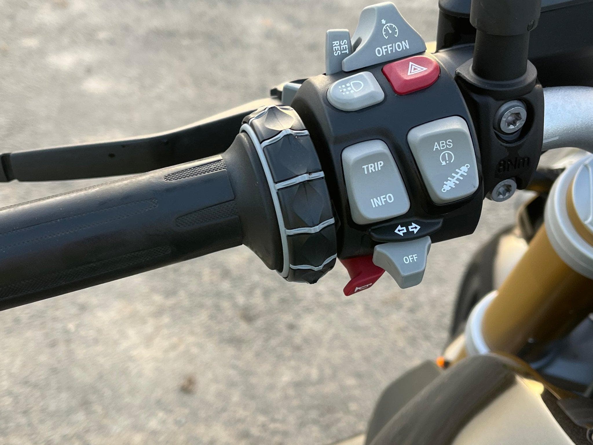 BMW R r1200r (2018) - Photo 6