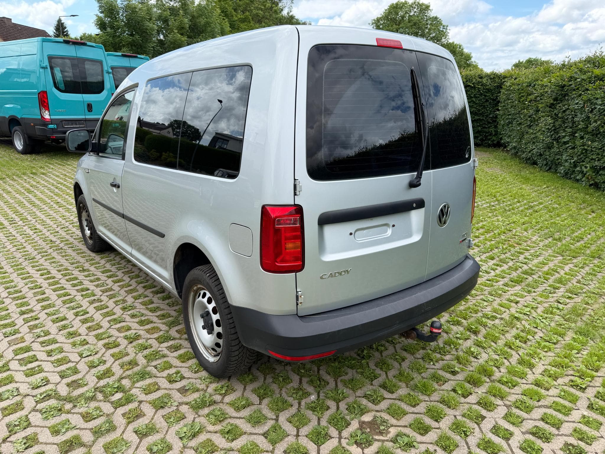 VW Caddy 2.0 TDI 122ch 4Motion (2016) - Photo 4