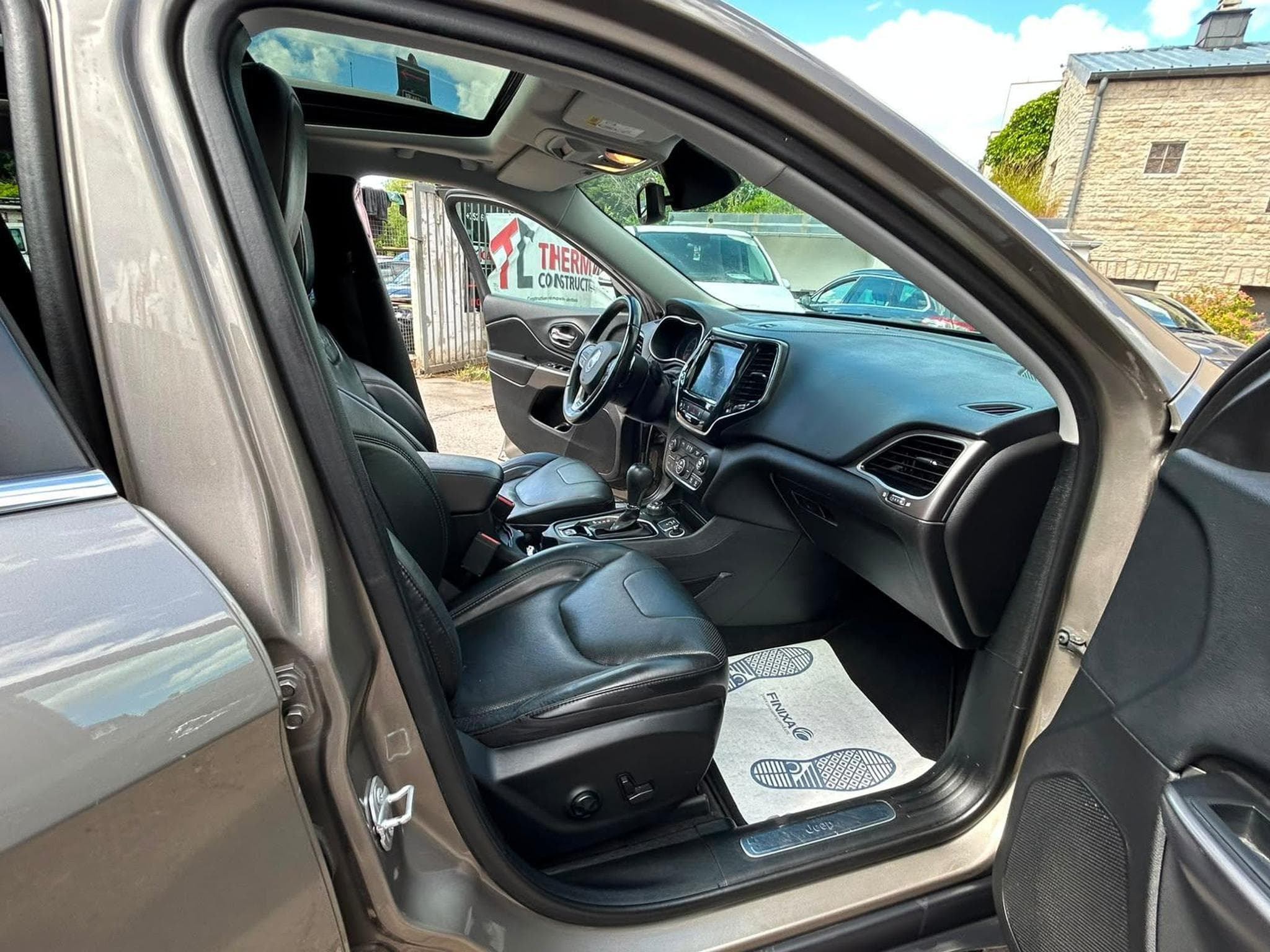 Jeep Cherokee 2.2 D 194CV 4X4 AUTOMATIQUE PANORAMA CUIR (2019) - Photo 12