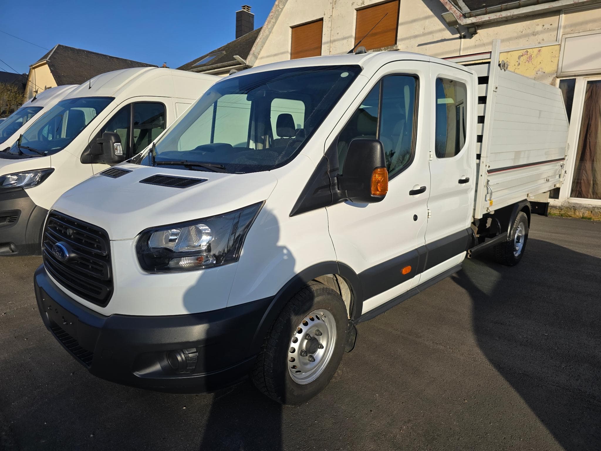Ford Transit 2T Promotion 10 jours déstockage 170 cv double cabine benne bas (2019) - Photo 2