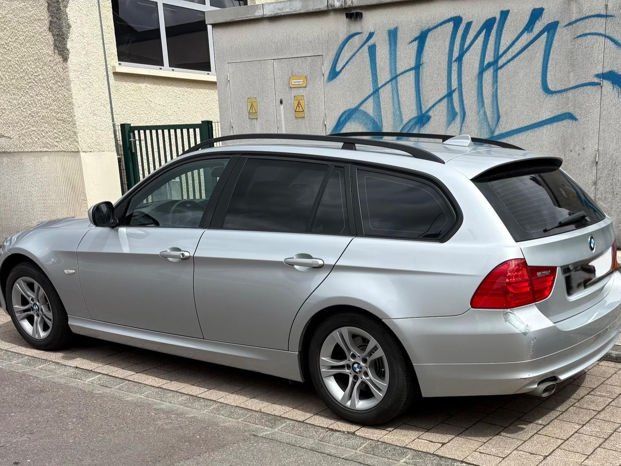 BMW 320 (2009) - Photo 1