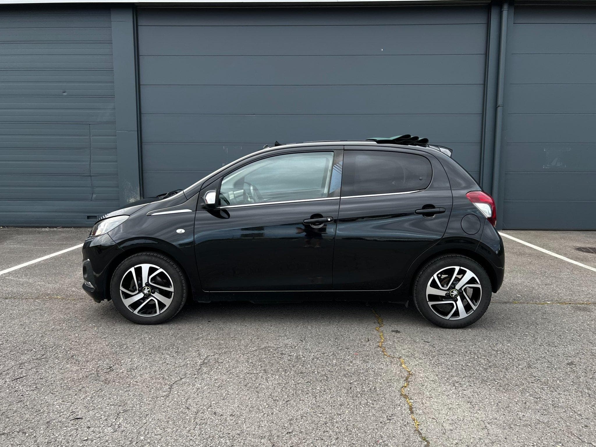 Peugeot 108 108 1.0 VTI Top!Collection, toit ouvrant (2020) - Photo 5