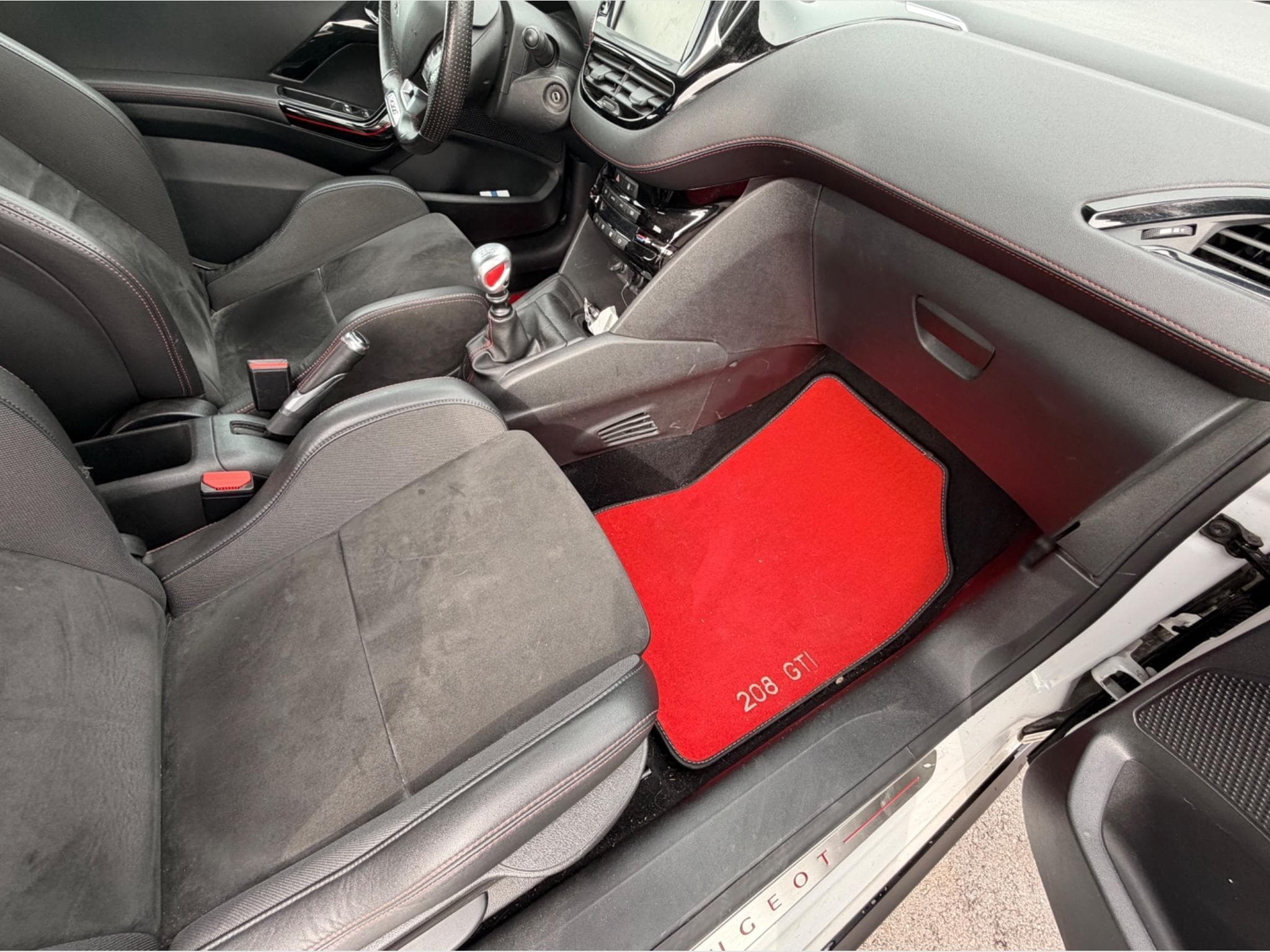 Peugeot 208 Gti By Peugeot Sport (2017) - Photo 10