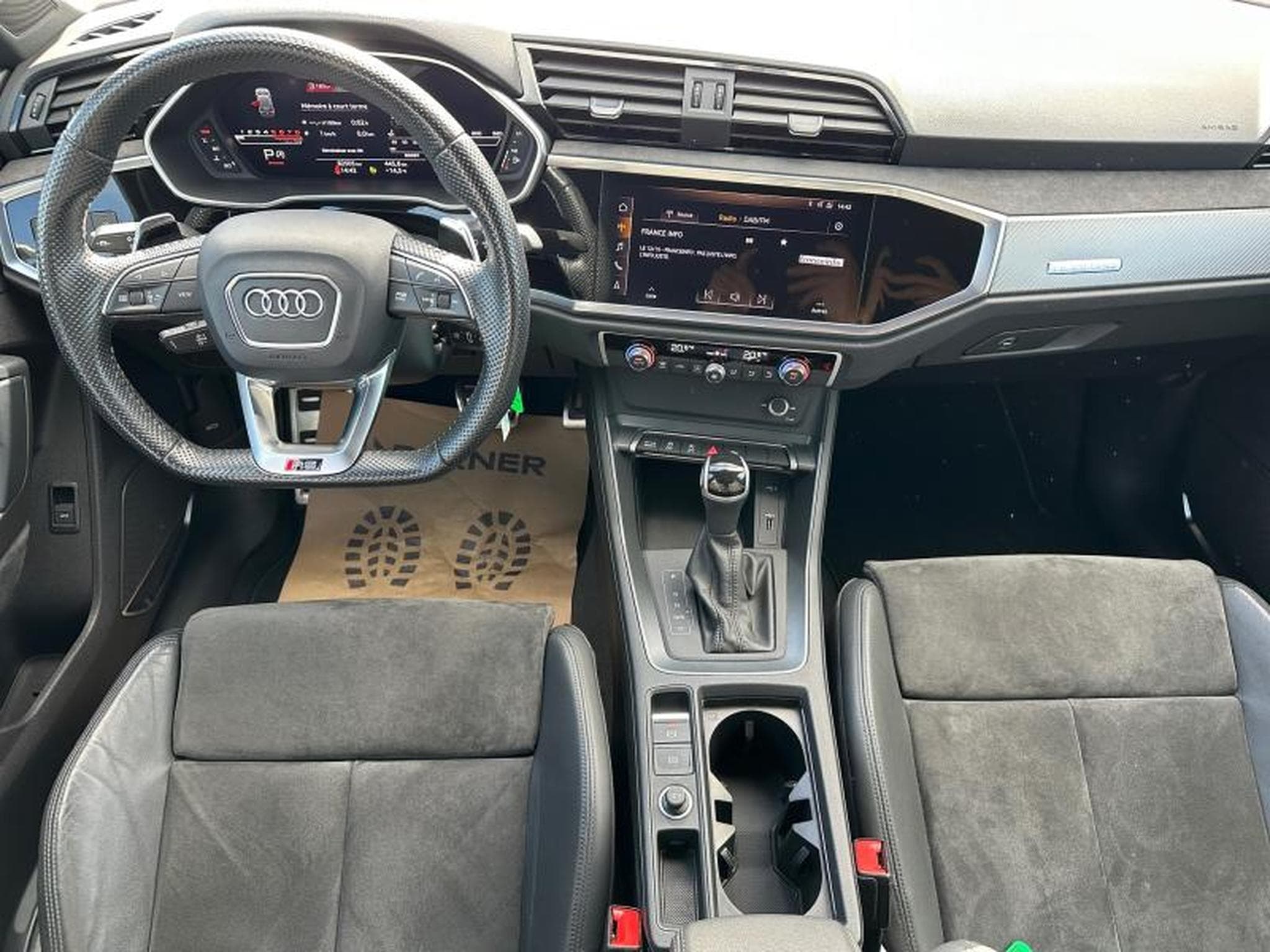 Audi RSQ3 2,5 TFSI Quattro / Essence (2020) - Photo 3
