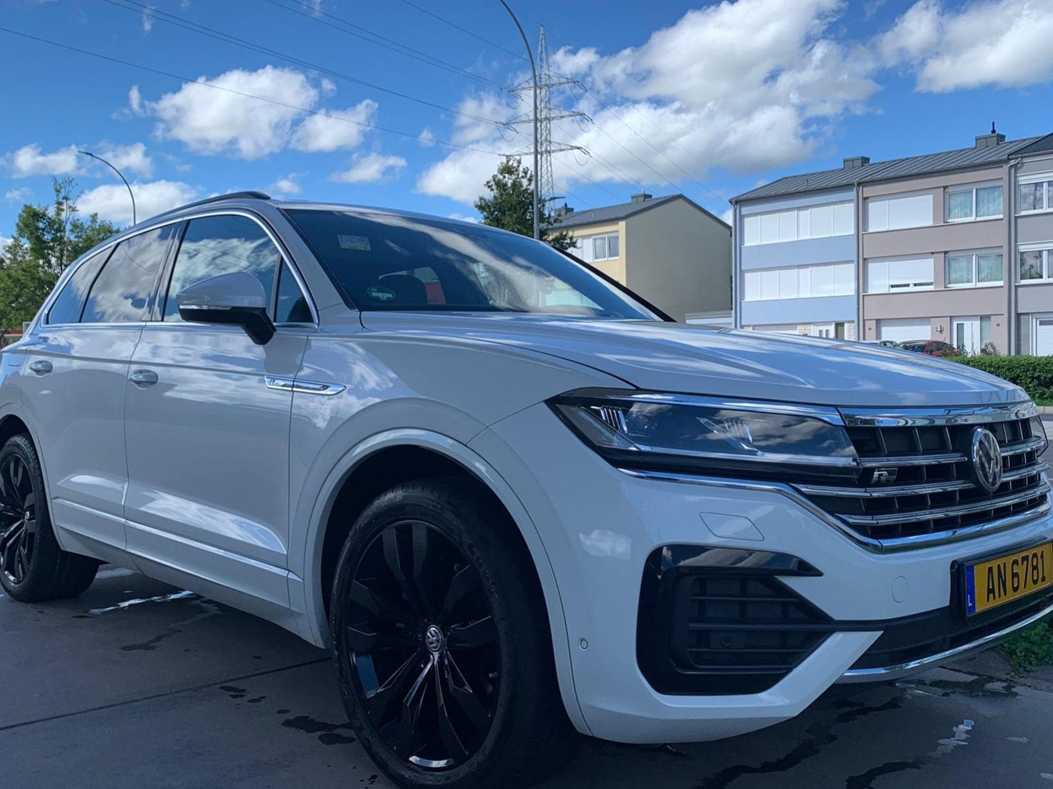 VW Touareg R -LINE (2018) - Photo 1