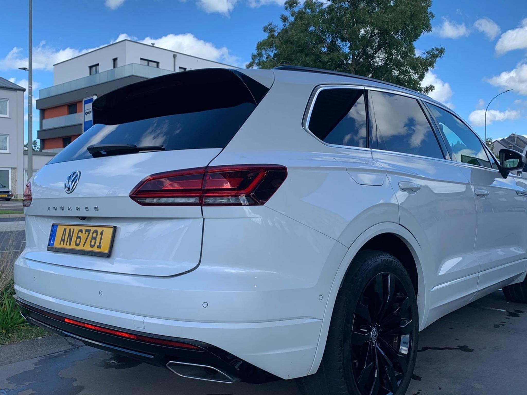 VW Touareg R -LINE (2018) - Photo 2