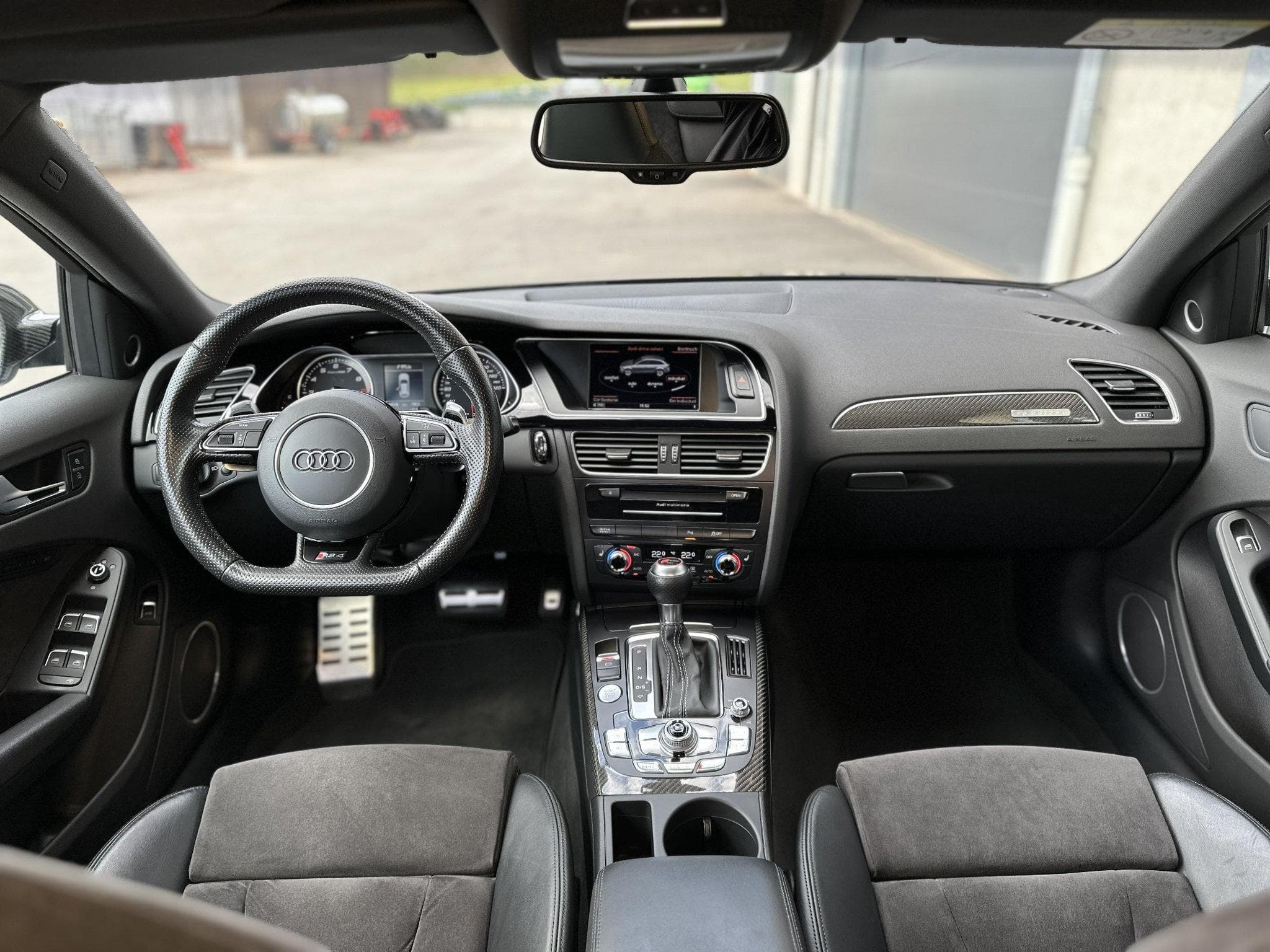 Audi RS4 (2015) - Photo 8