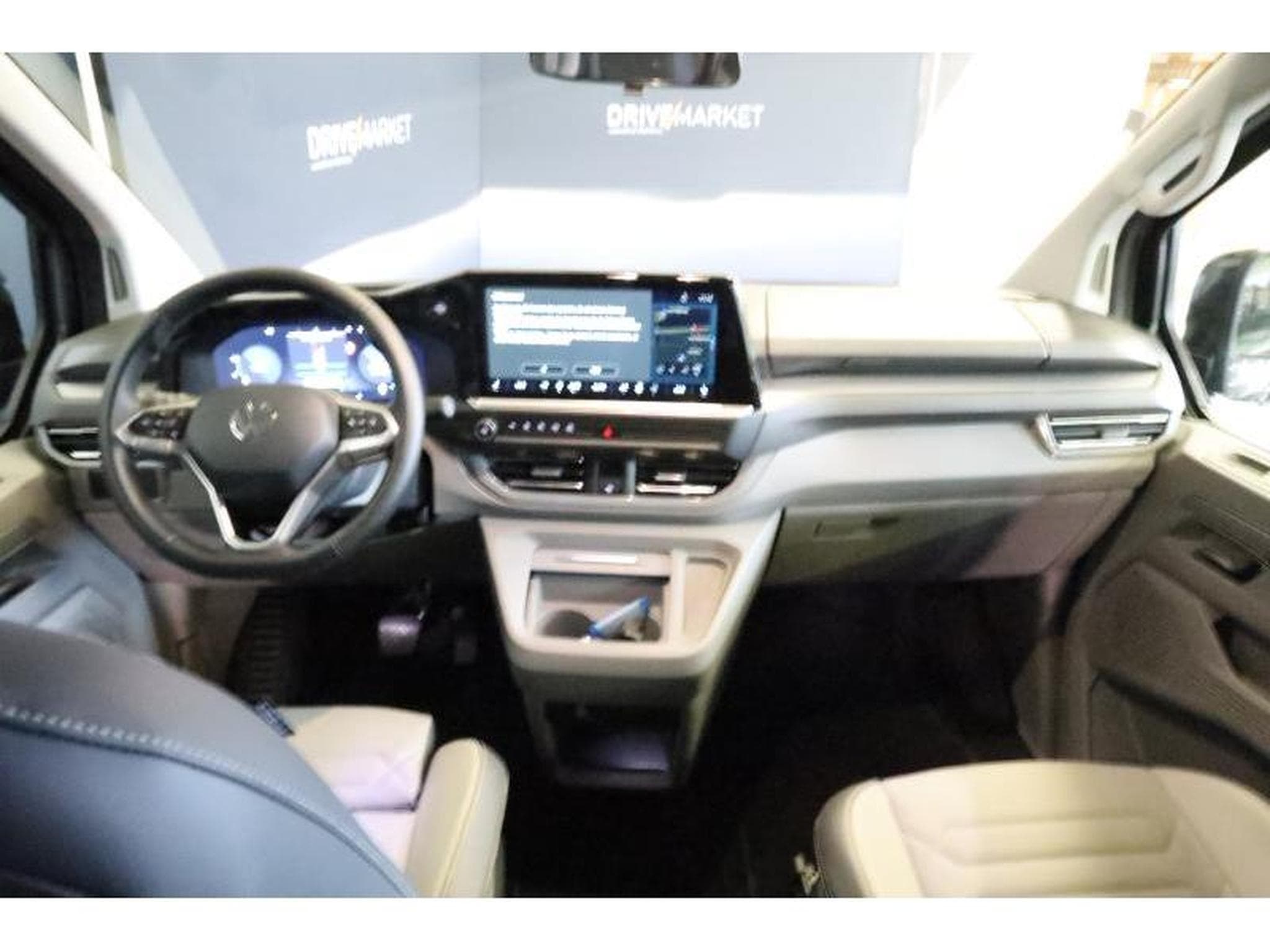 VW T7 Style Court (2026) - Photo 13