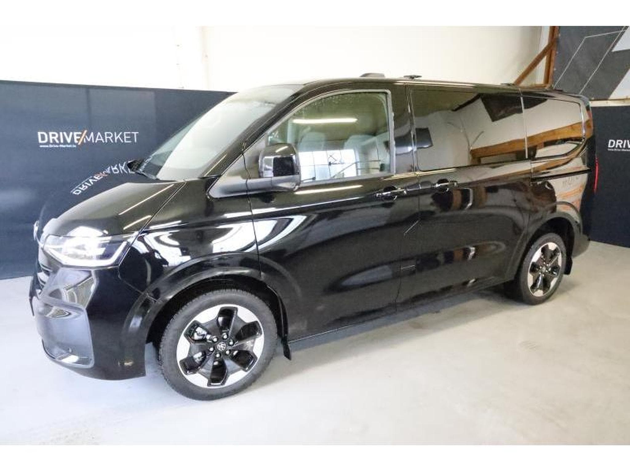 VW T7 Style Court (2026) - Photo 22