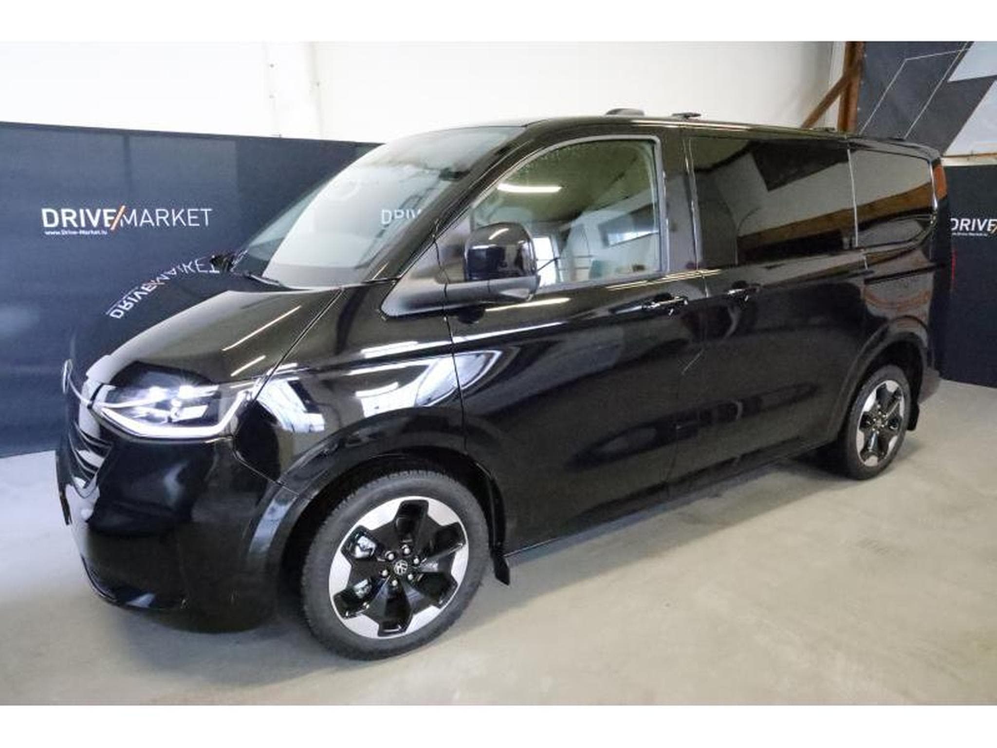 VW T7 Style Court (2026) - Photo 25