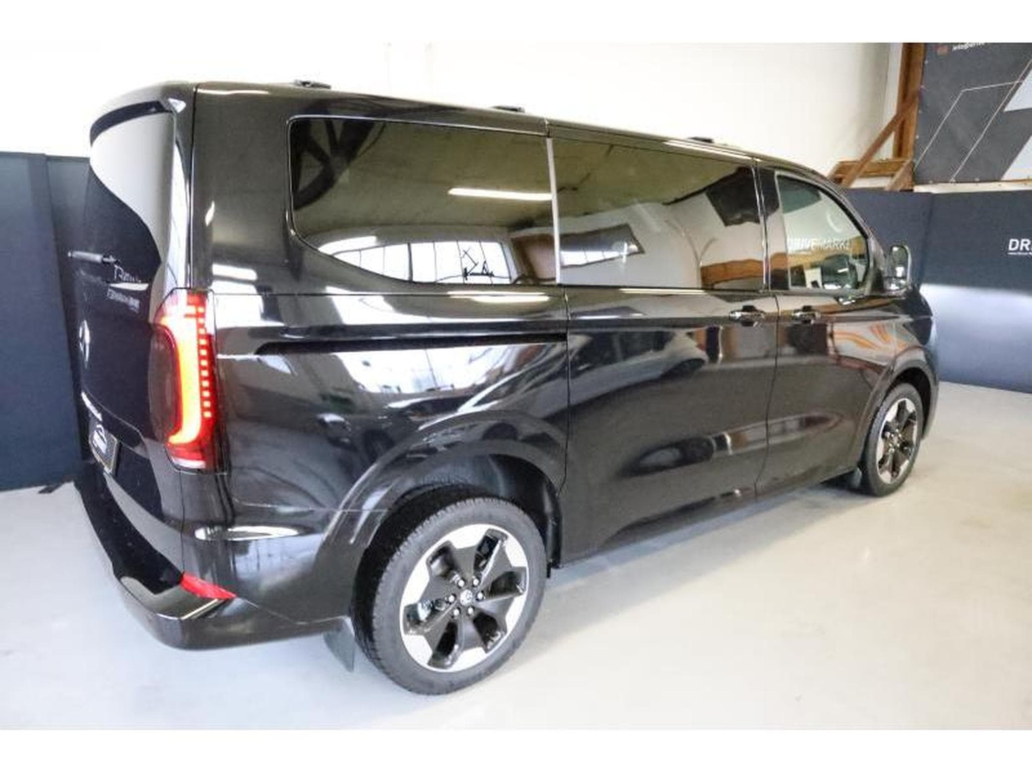 VW T7 Style Court (2026) - Photo 29