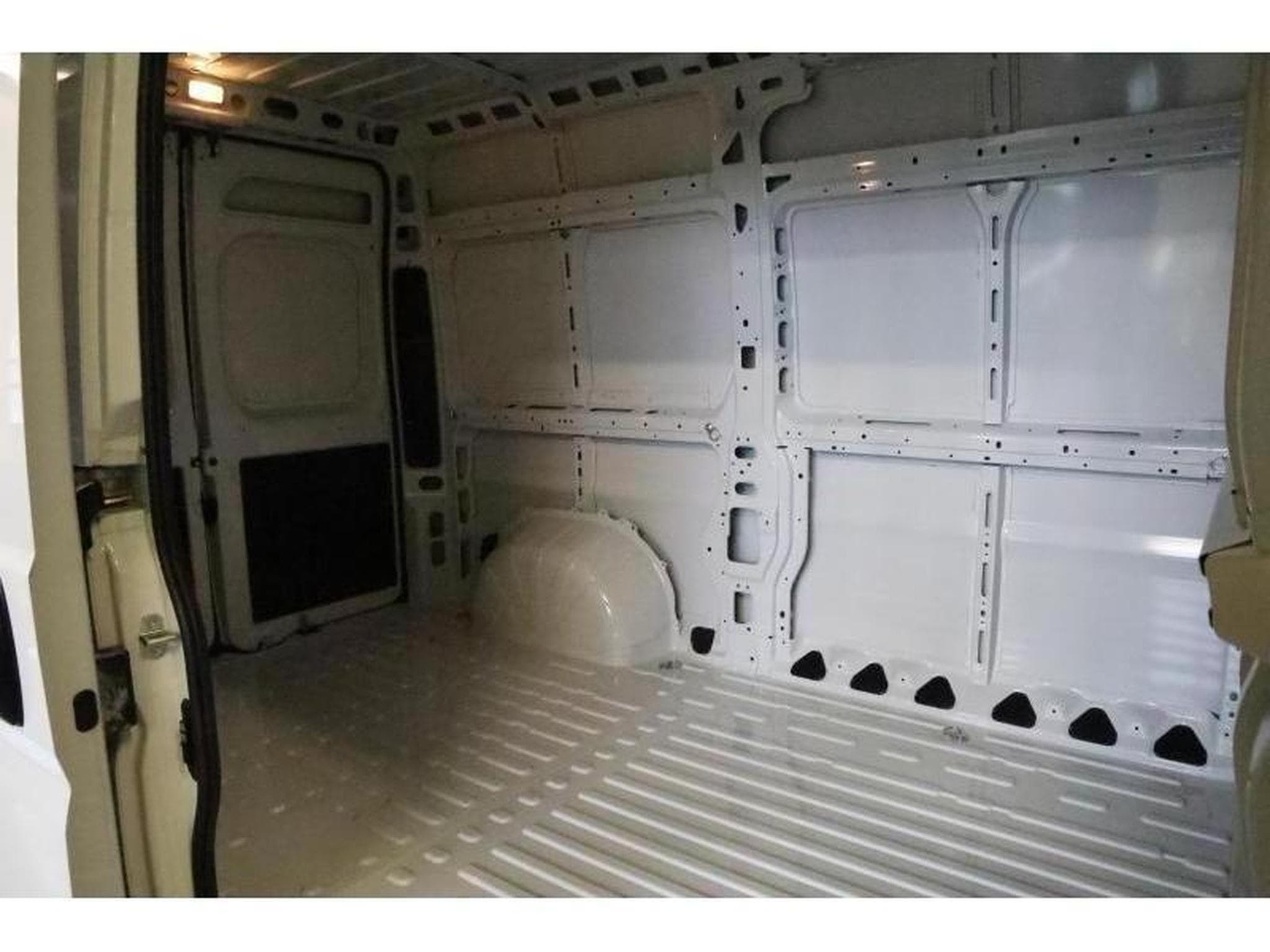 Peugeot Boxer 335 L2H2 Kam PDC DAB Temp BT (2024) - Photo 10