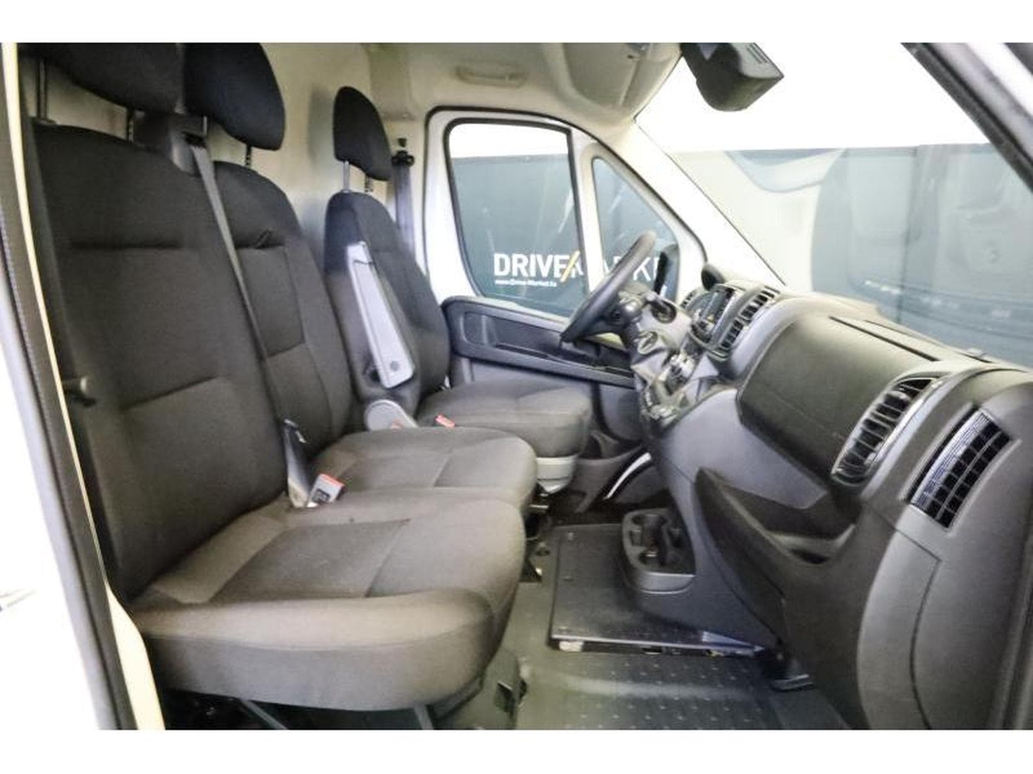 Peugeot Boxer 335 L2H2 Kam PDC DAB Temp BT (2024) - Photo 4