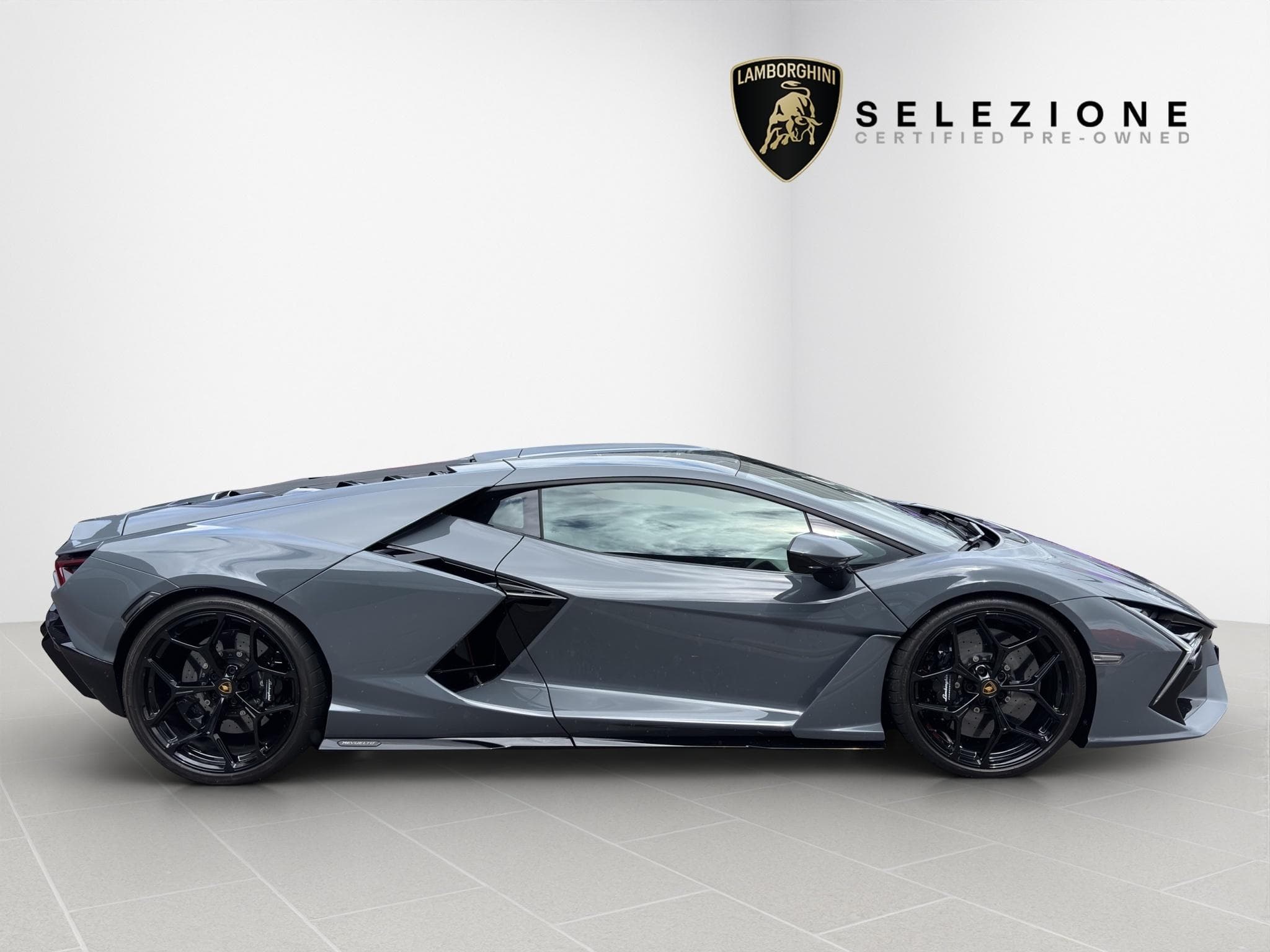Lamborghini Revuelto (2024) - Photo 2