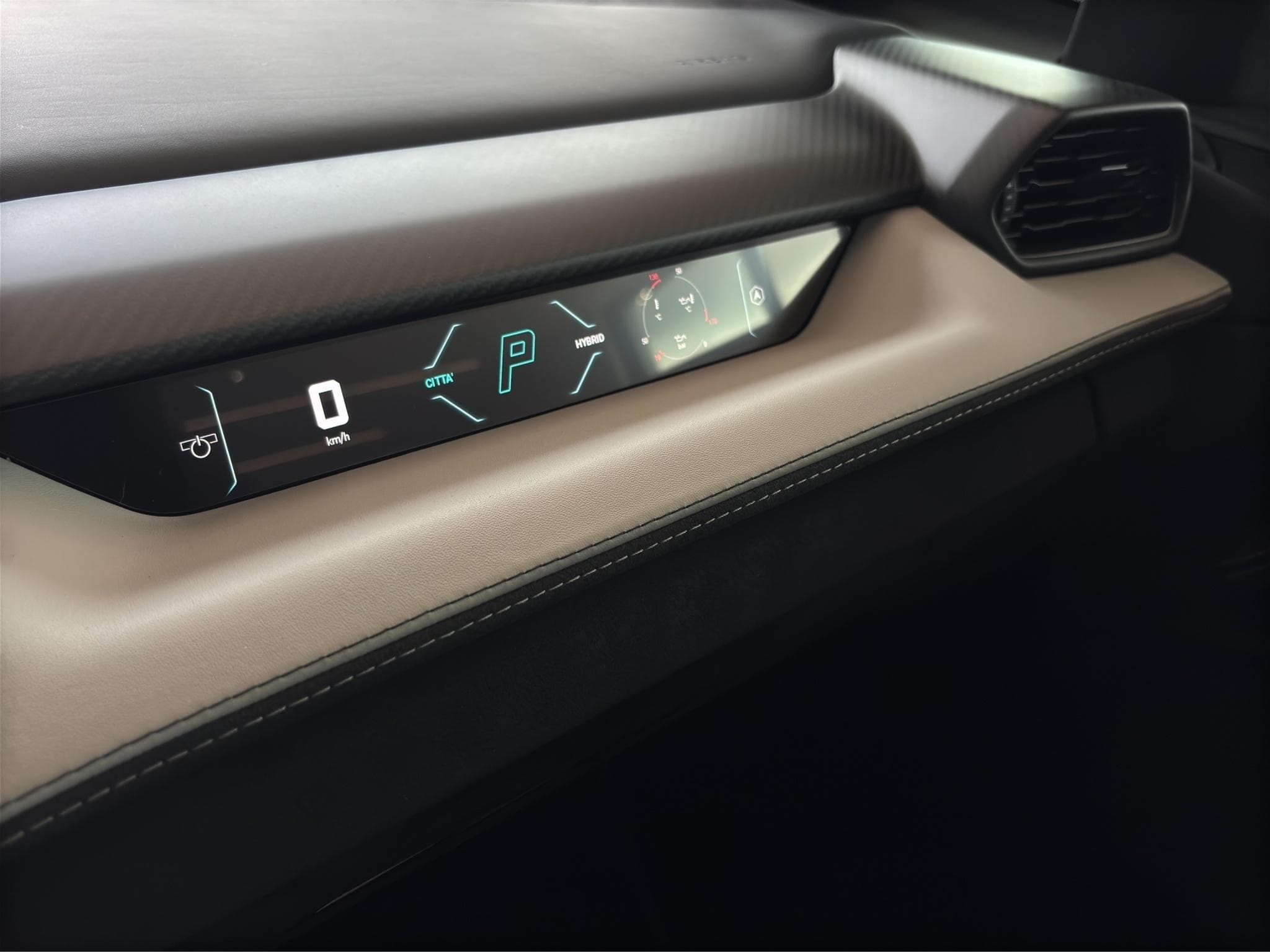 Lamborghini Revuelto (2024) - Photo 10