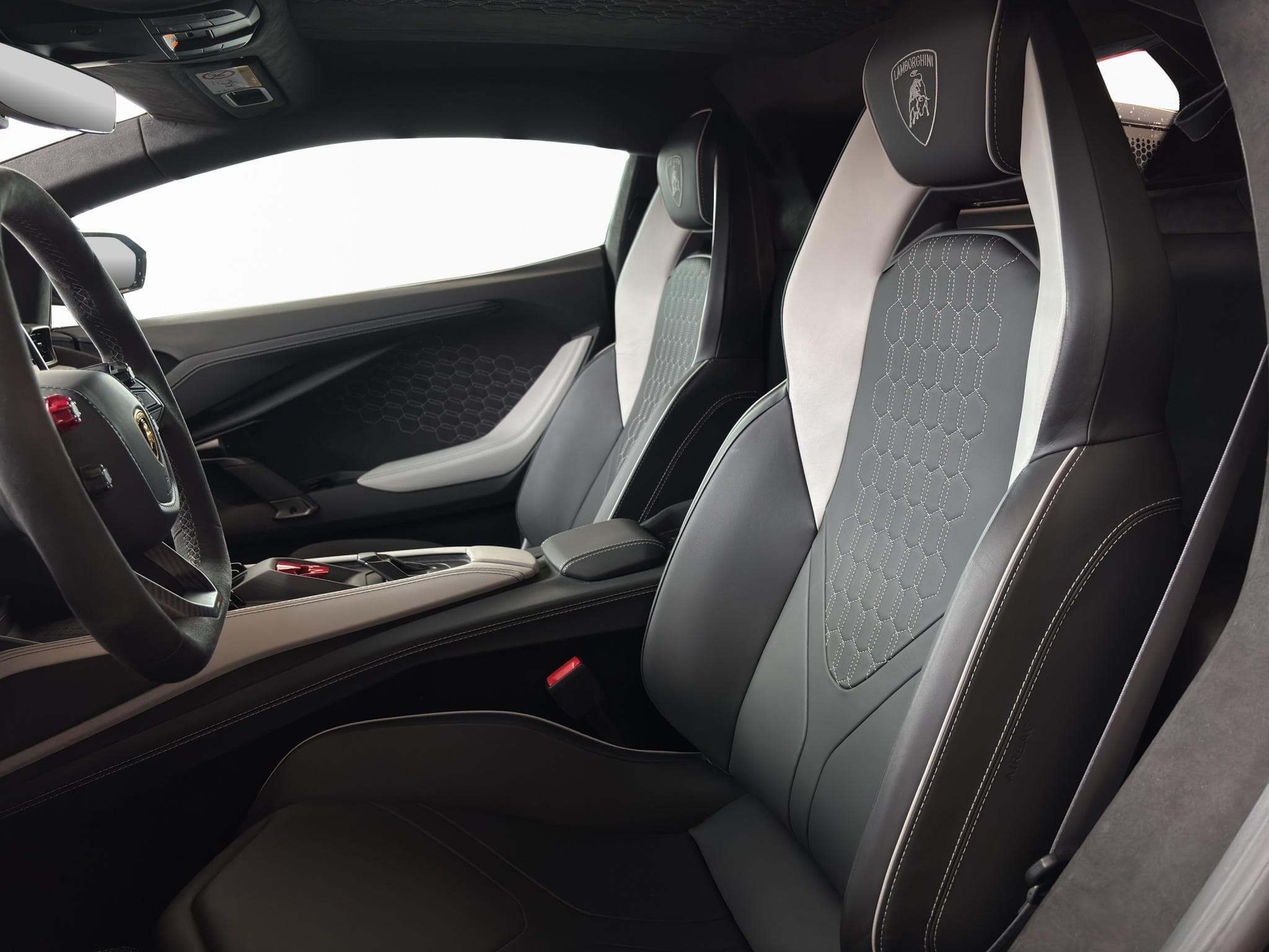 Lamborghini Revuelto (2024) - Photo 8