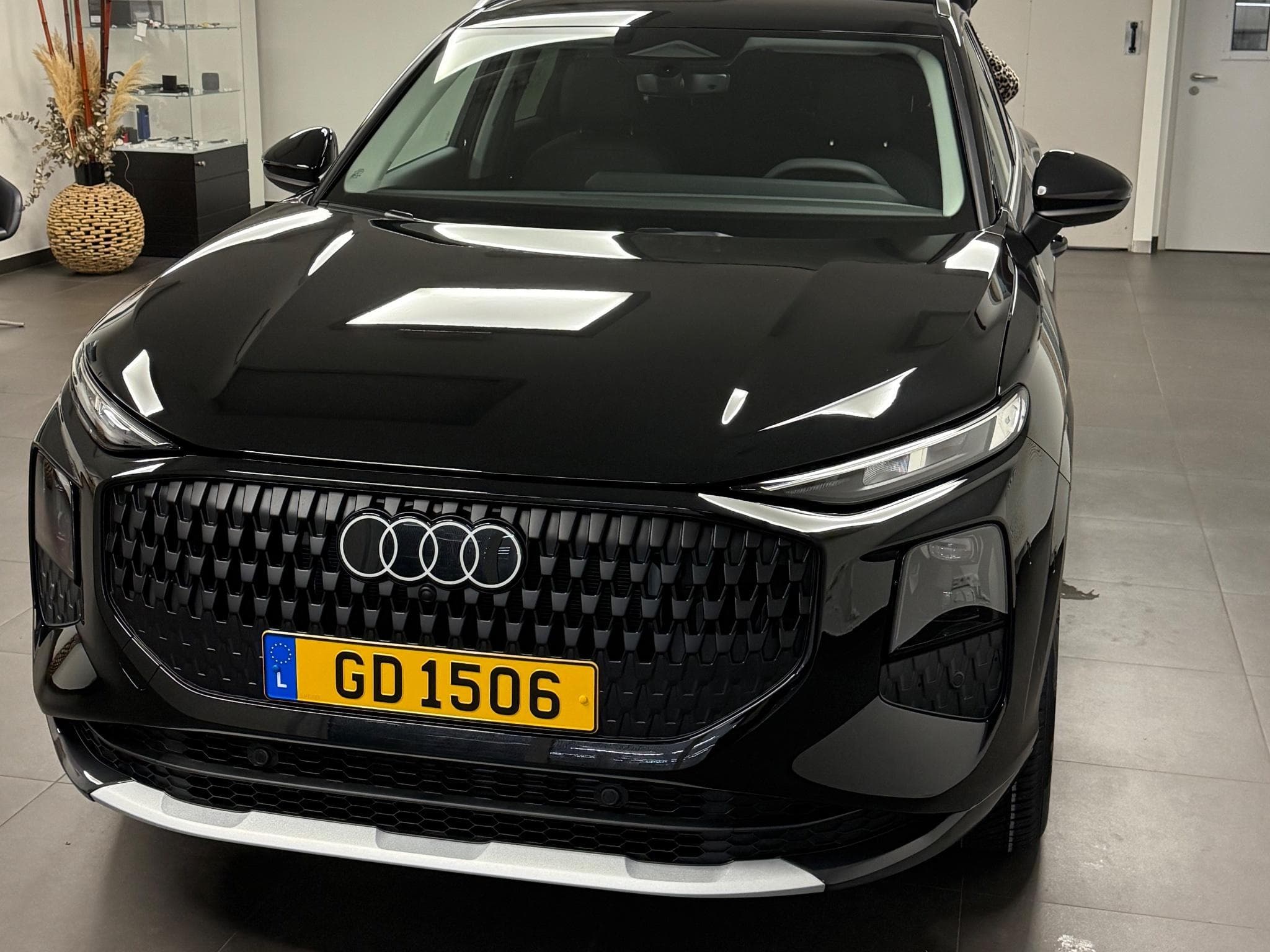 Audi Q3 S-Line (2025) - Photo 1