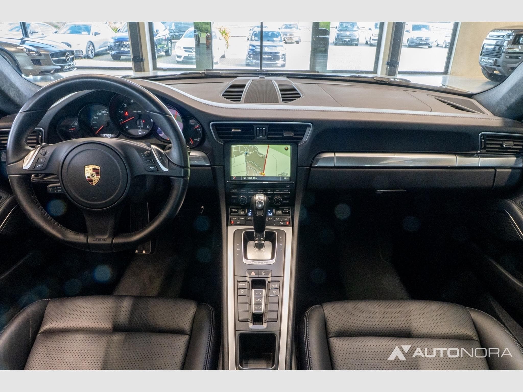 Porsche 991 911 (991.1) Carrera 4 Black Edition (2016) - Photo 15