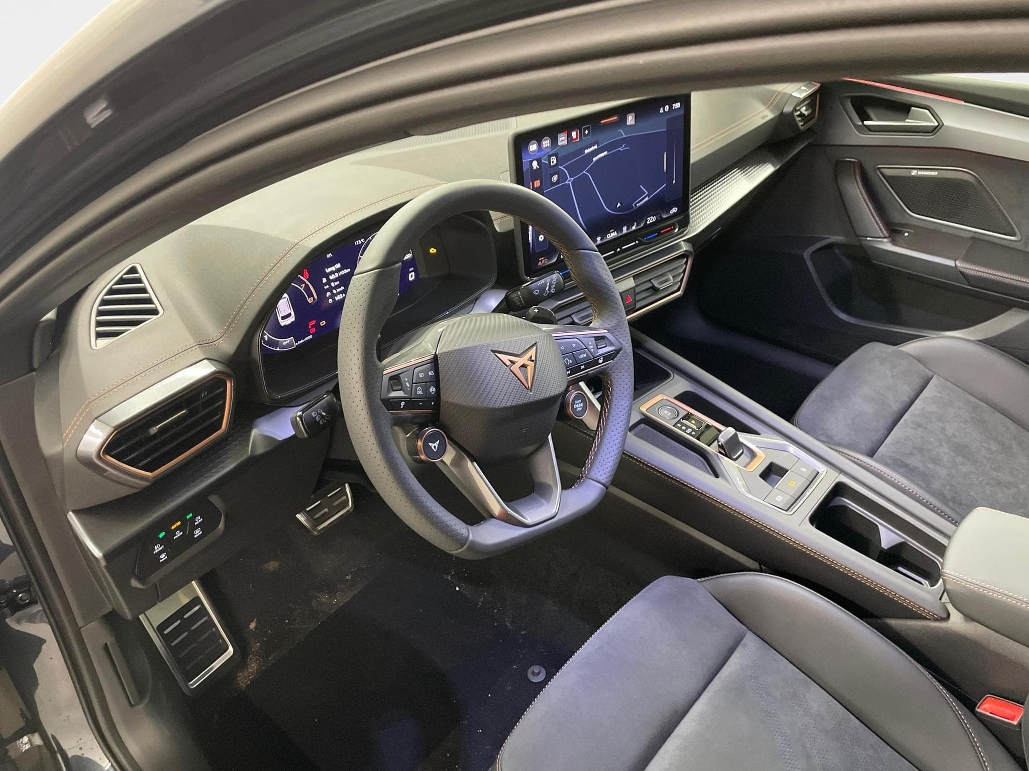 Cupra Leon VZ (2026) - Photo 13