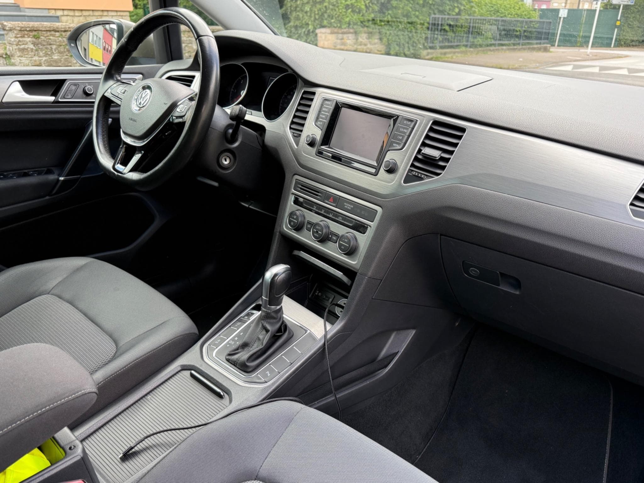 VW Golf Sportwagon 1.6 TDI BOÎTE DSG (2015) - Photo 4
