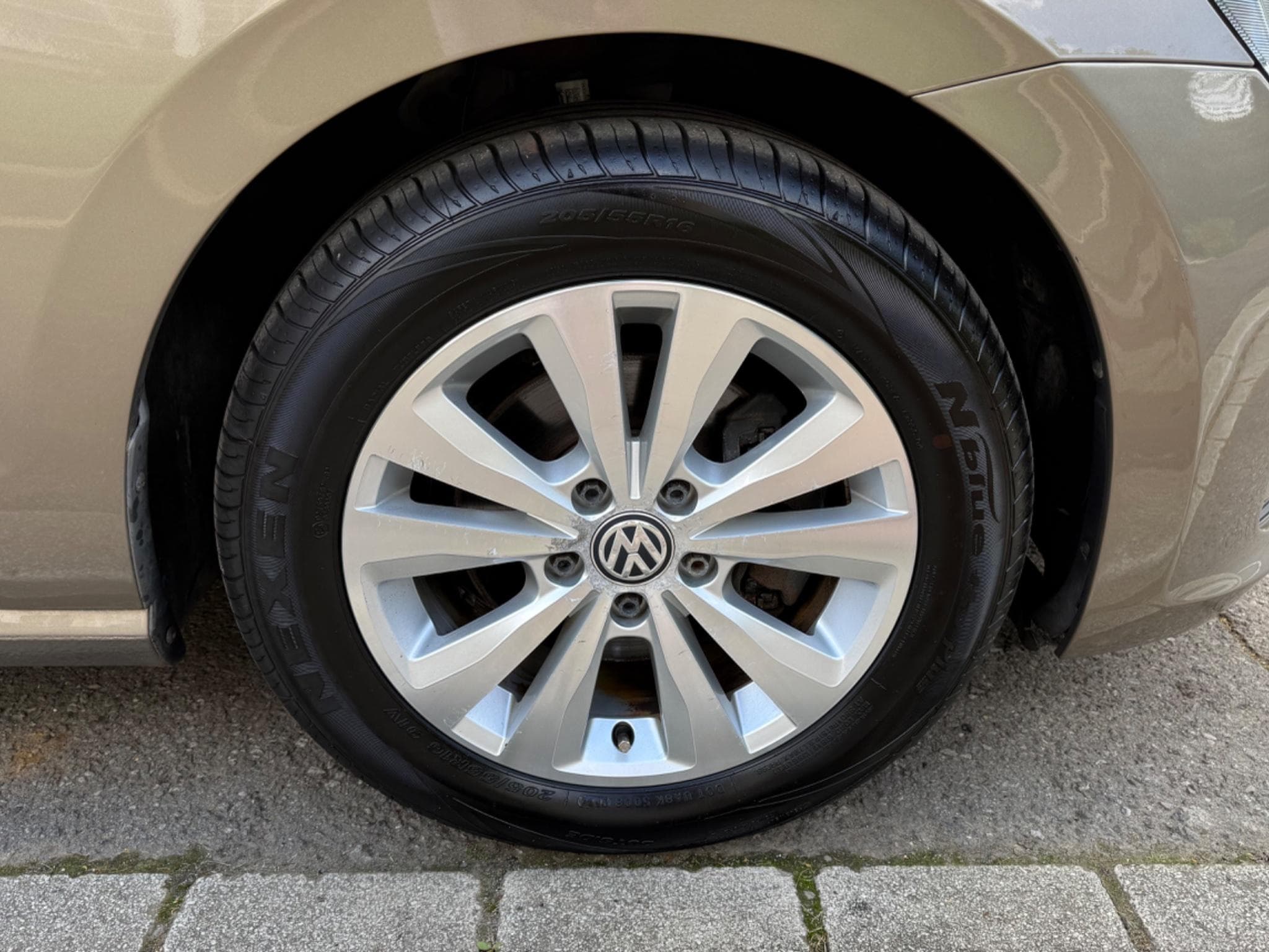 VW Golf Sportwagon 1.6 TDI BOÎTE DSG (2015) - Photo 12