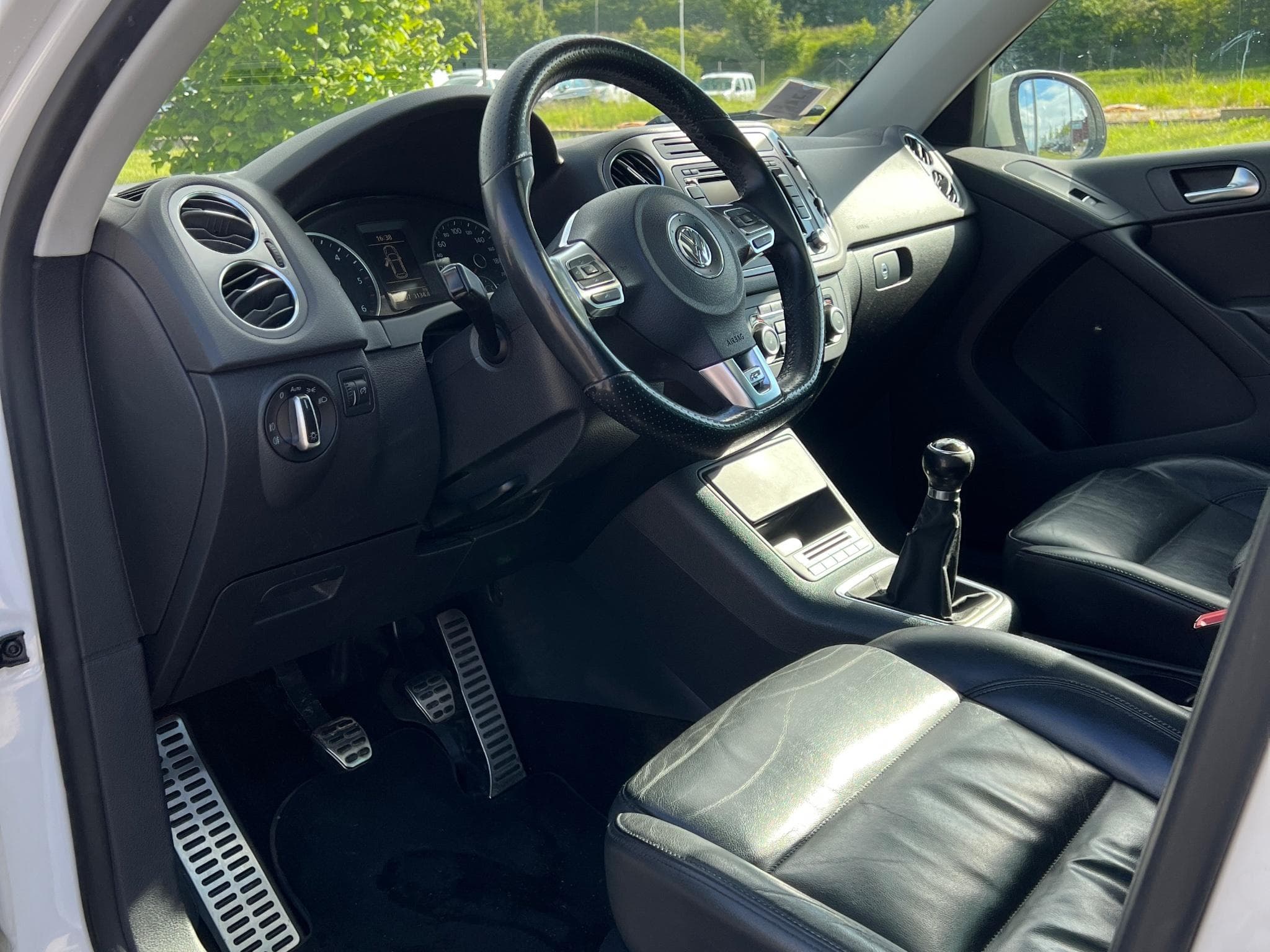 VW Tiguan R-Line (2011) - Photo 3