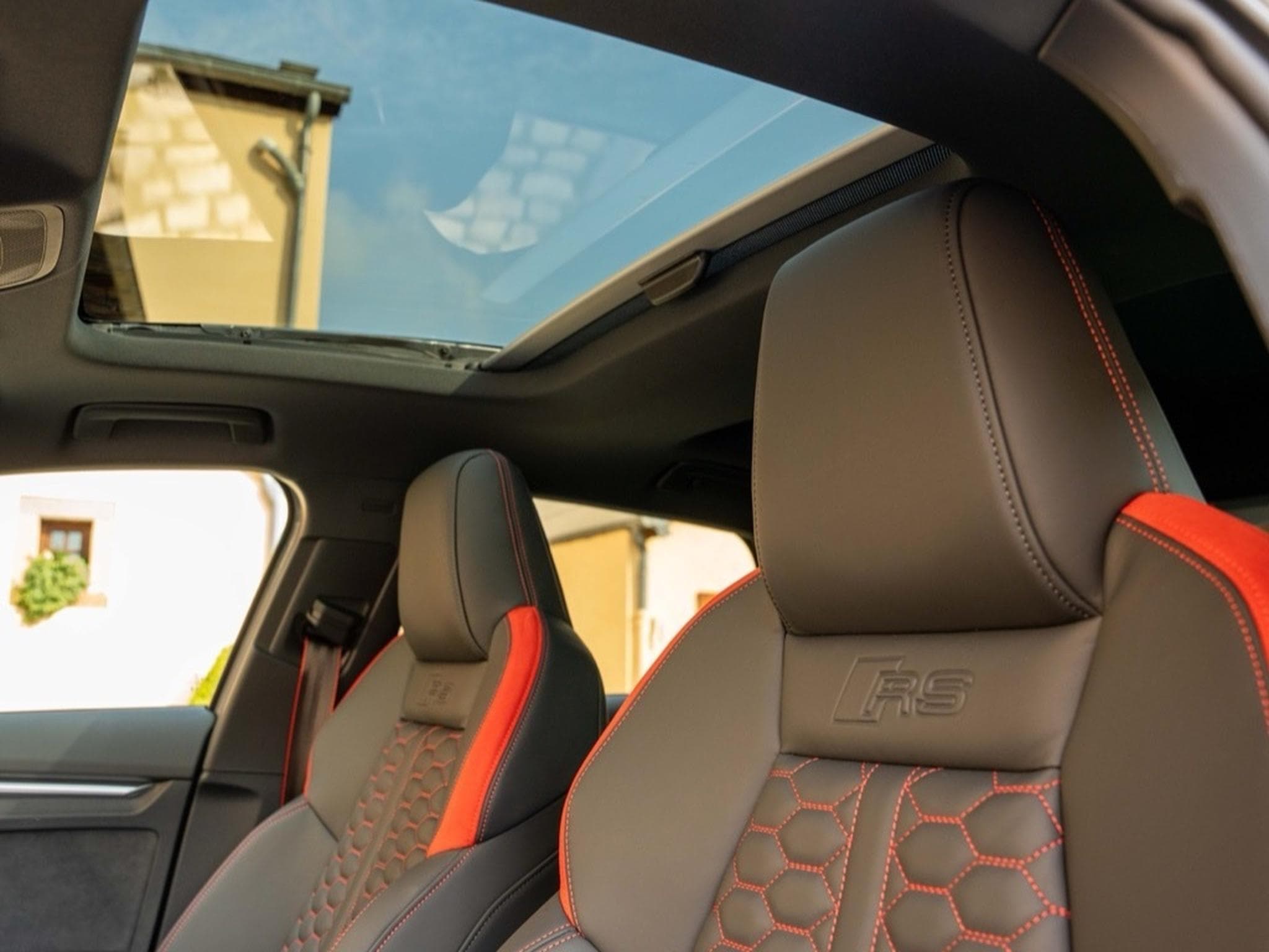 Audi RS3 (2024) - Photo 12